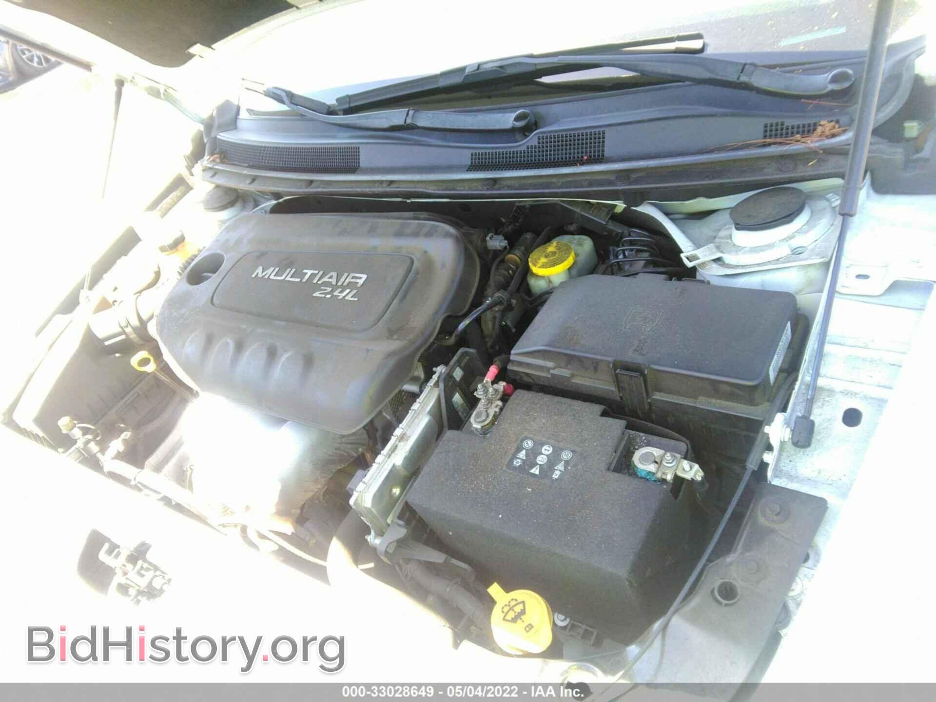 2016 CHRYSLER 200 - VIN: 1C3CCCAB5GN192667 - Фото 10