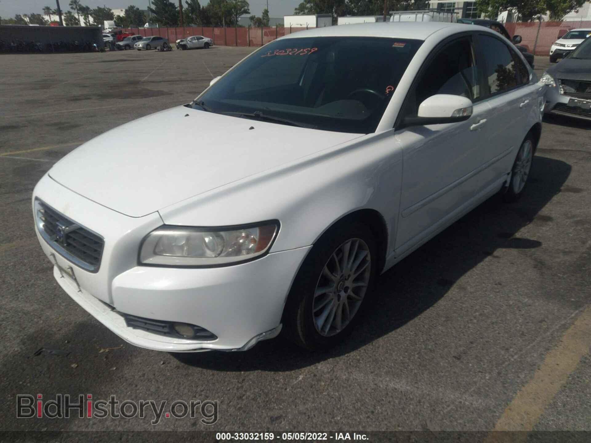 2011 VOLVO S40 - VIN: YV1672MS0B2546974 - Фото 2
