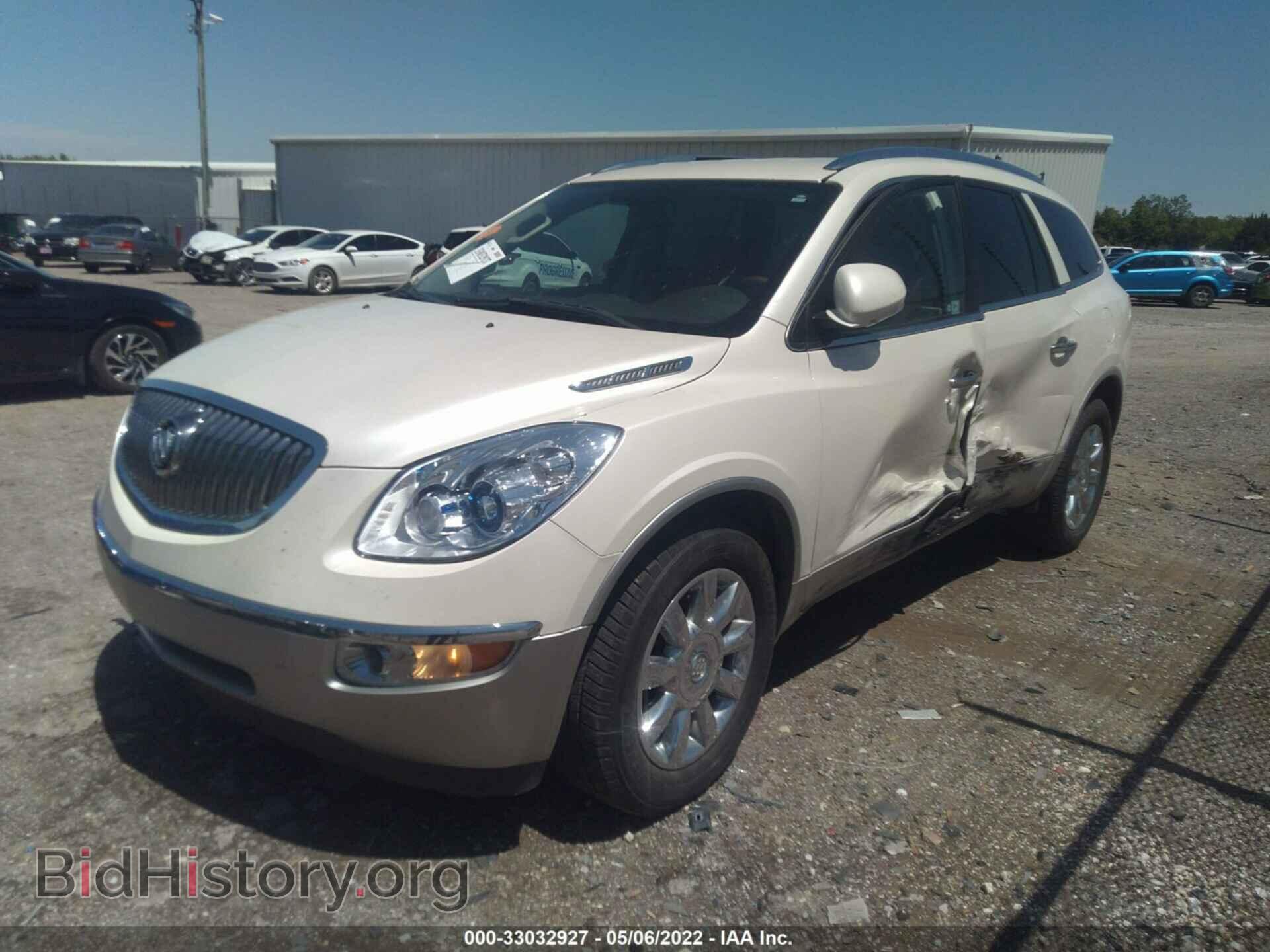 2011 BUICK ENCLAVE - VIN: 5GAKRCED8BJ369909 - Фото 2