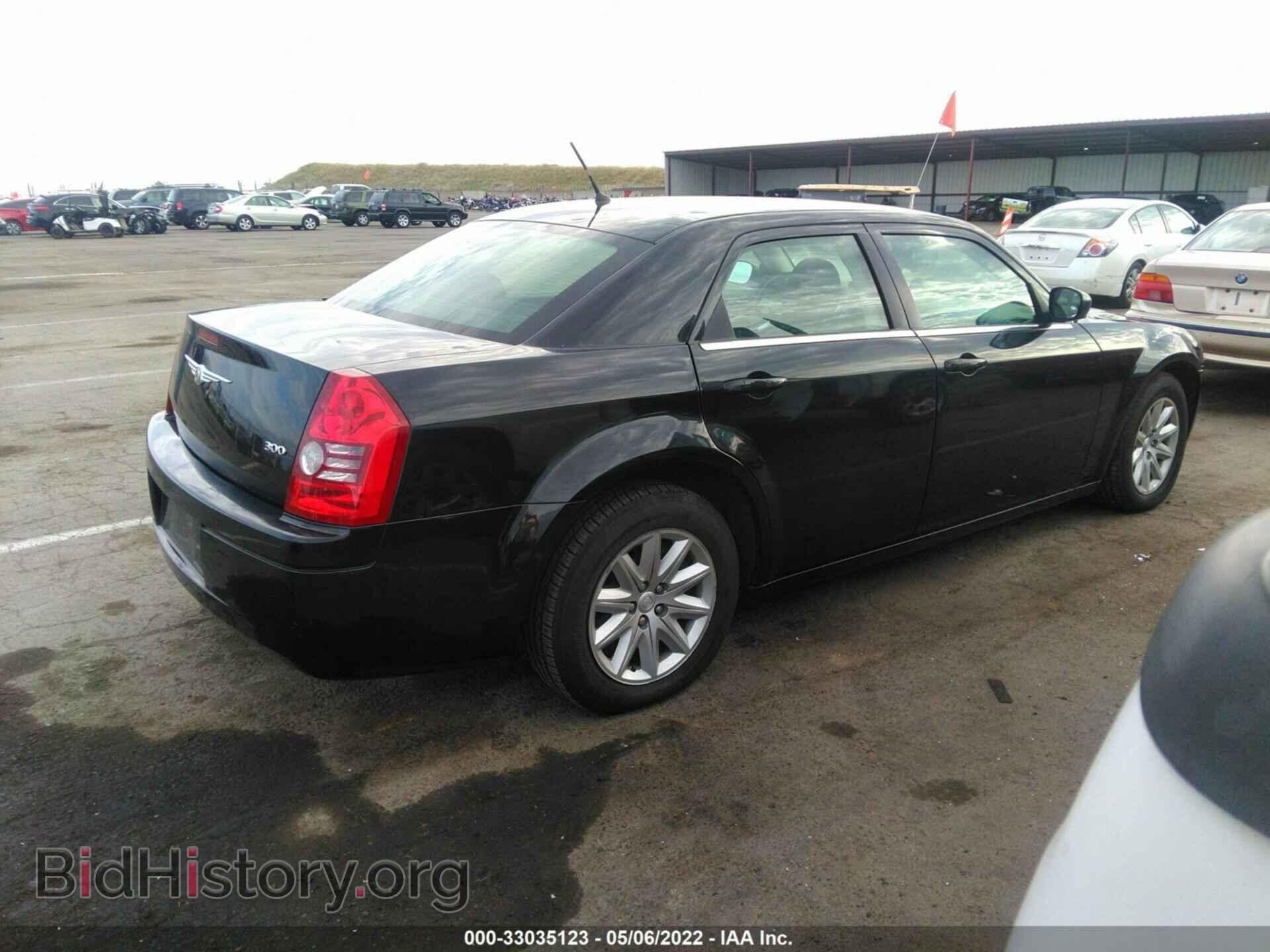 2008 CHRYSLER 300 - VIN: 2C3KA43R48H298412 - Фото 4