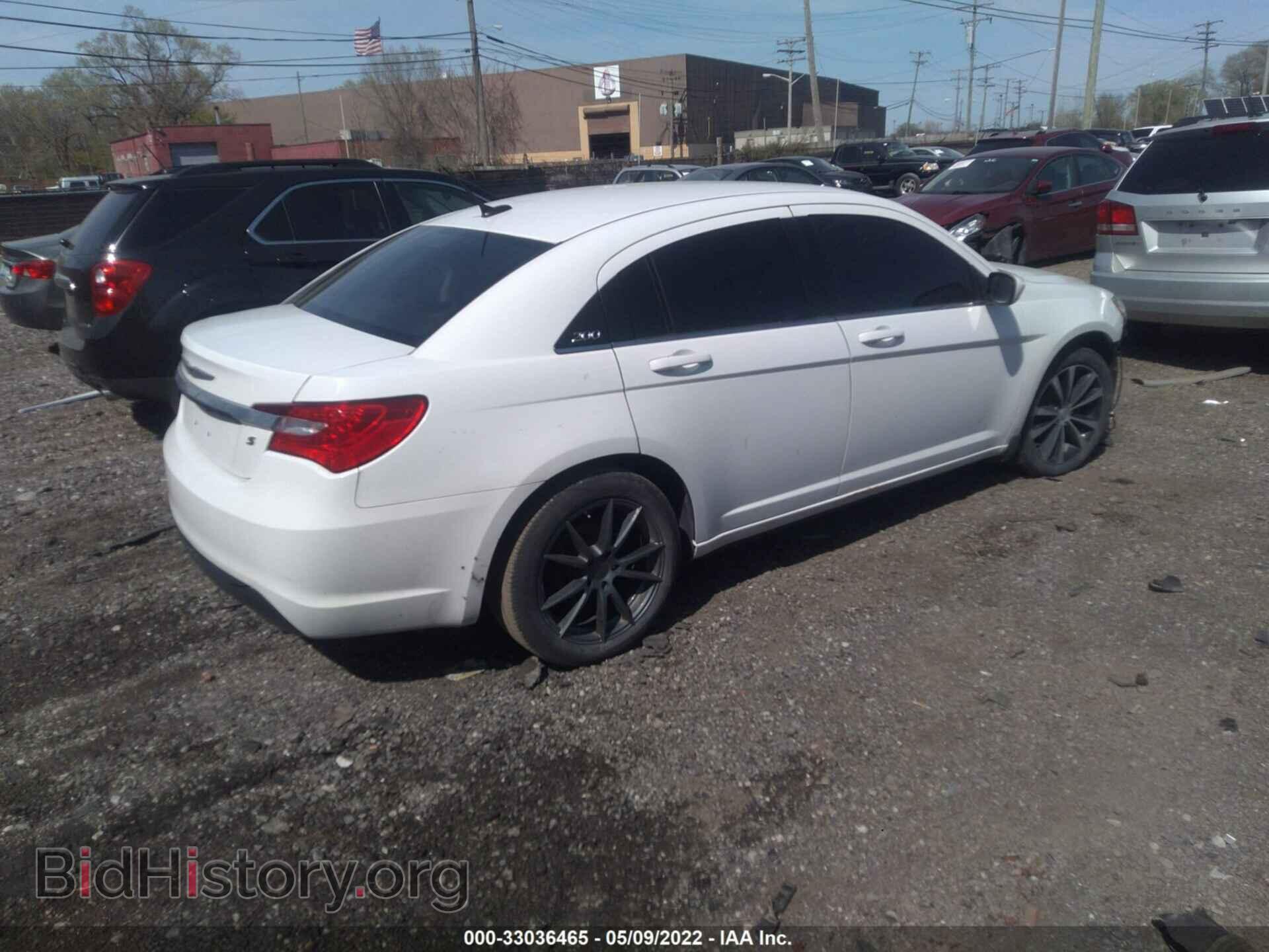 2012 CHRYSLER 200 - VIN: 1C3CCBHGXCN302909 - Фото 4