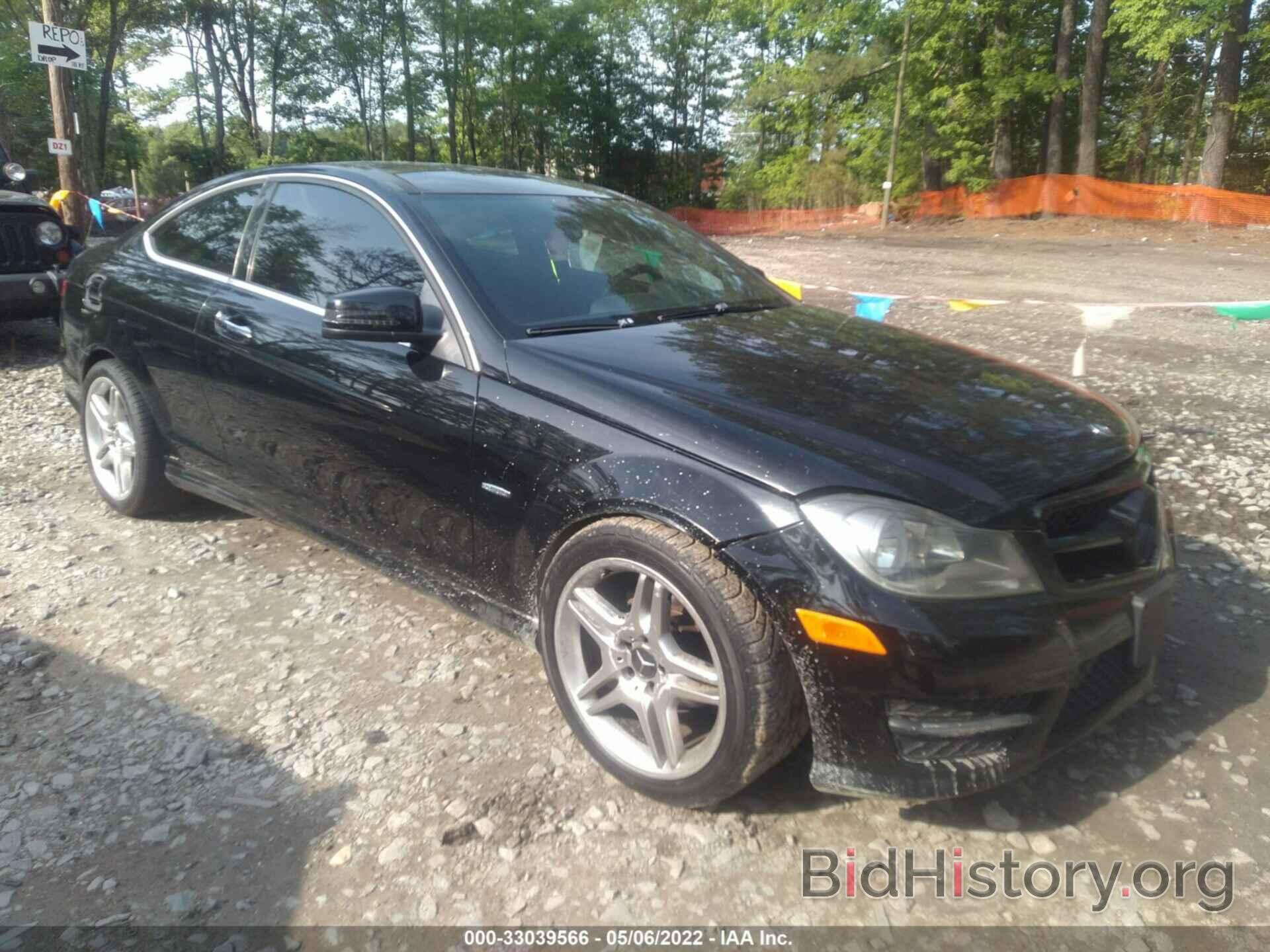 Photo WDDGJ4HBXCF813457 - MERCEDES-BENZ C-CLASS 2012