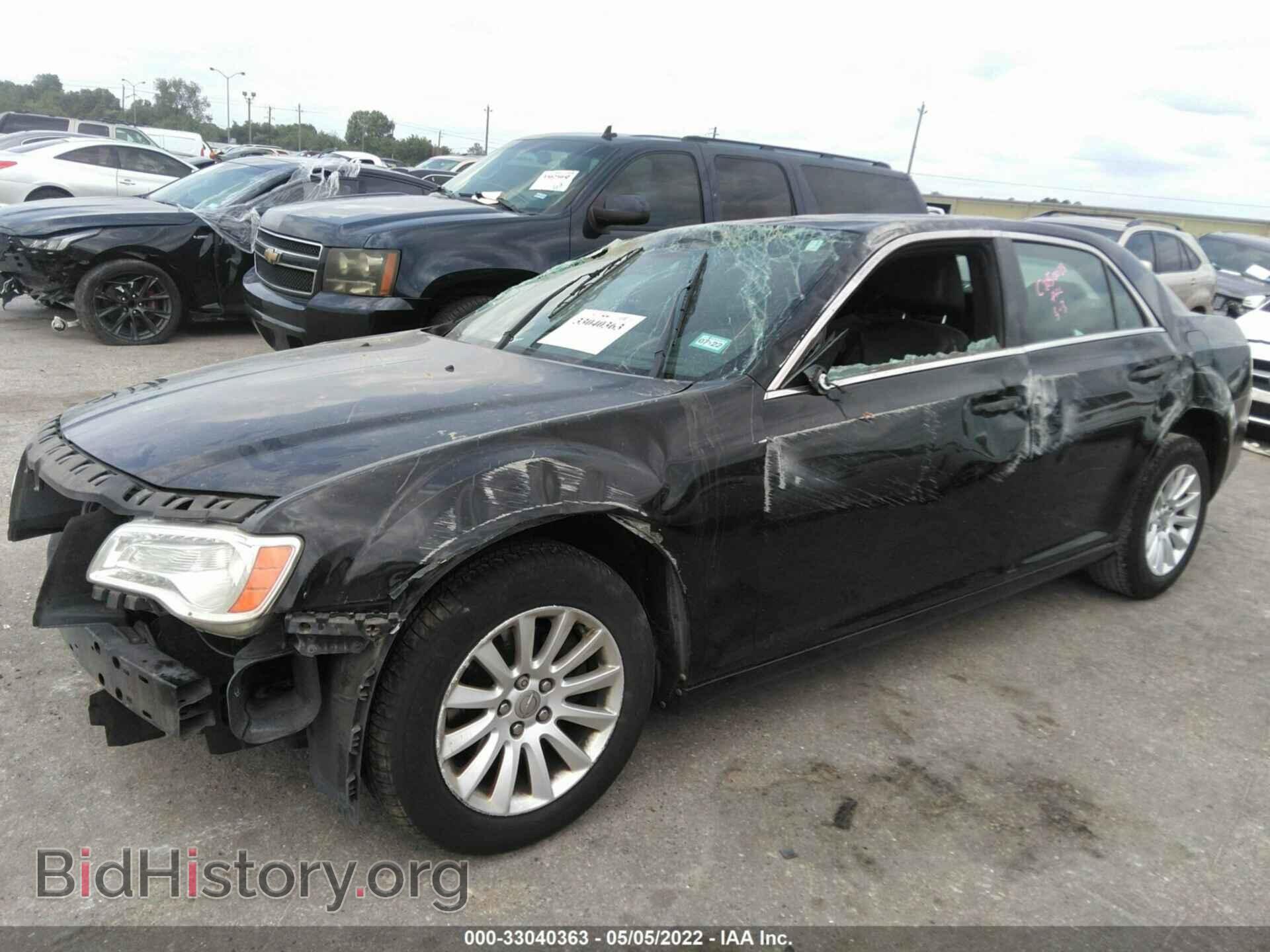 2013 CHRYSLER 300 - VIN: 2C3CCAAGXDH507886 - Фото 2