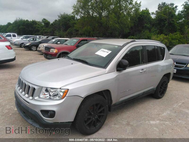 2011 Jeep COMPASS (VIN 1J4NT1FA4BD215759) — photo 2 of 10