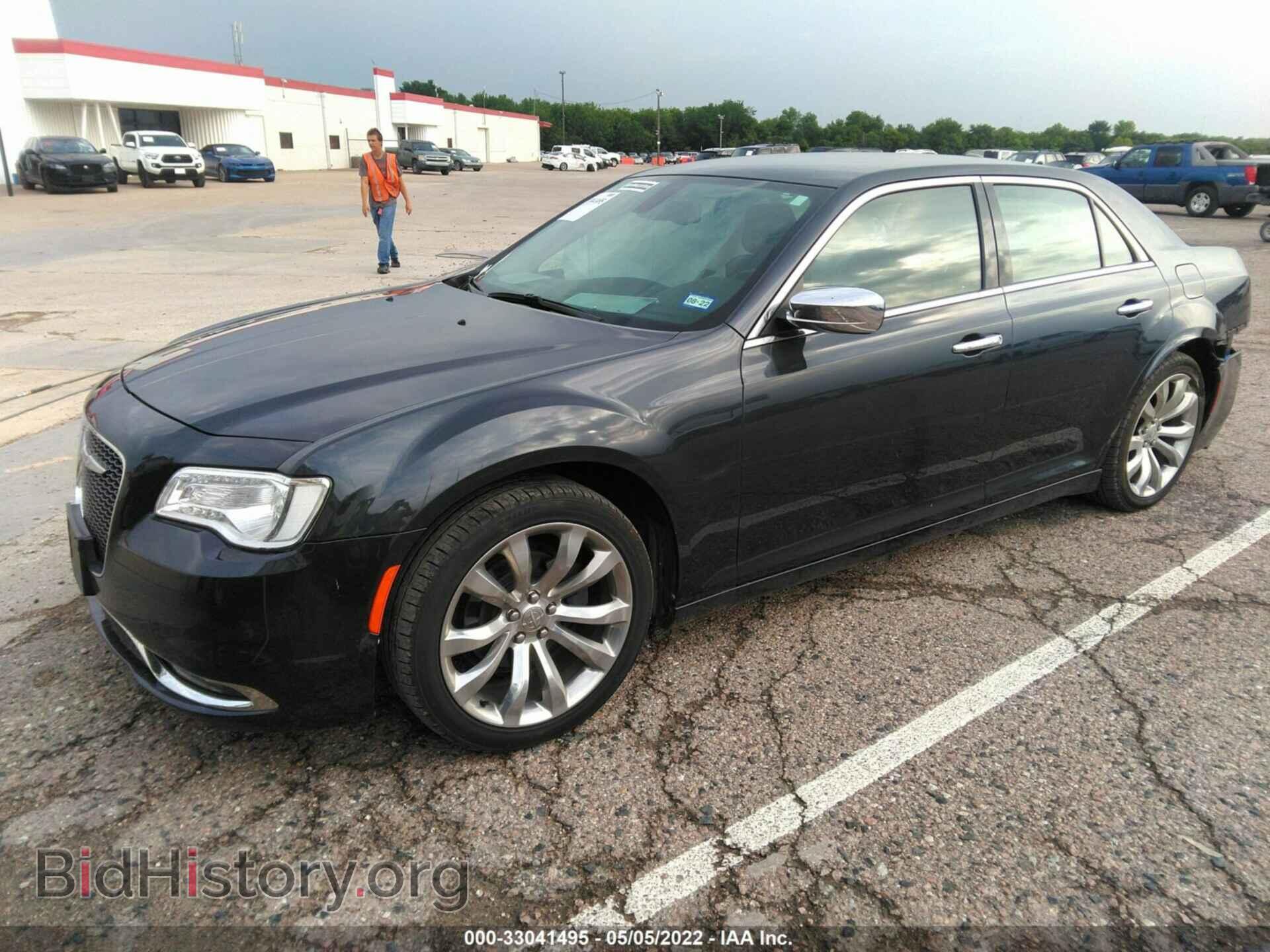 2019 CHRYSLER 300 - VIN: 2C3CCAEG1KH698010 - Фото 2