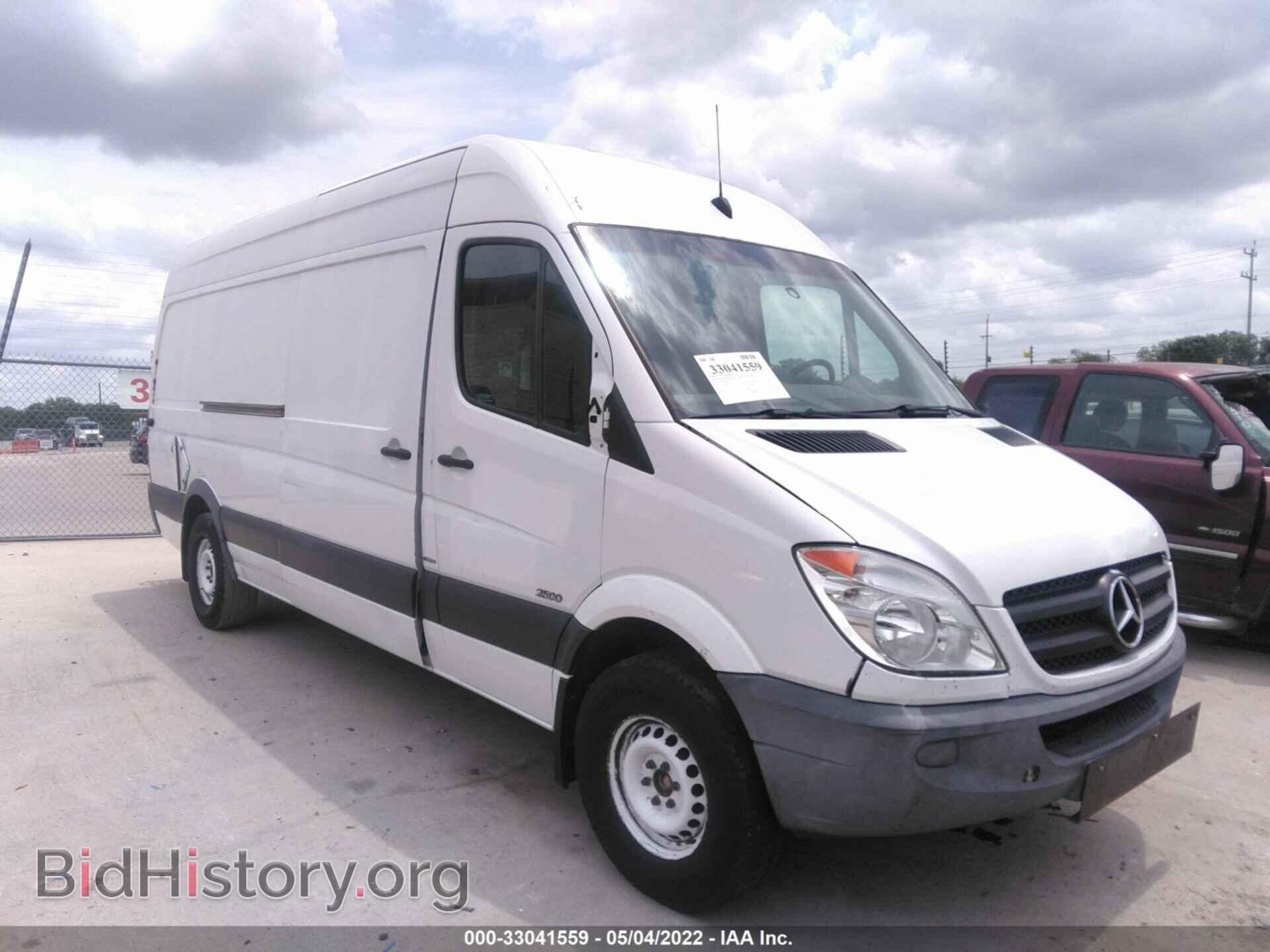 Photo WD3PE8CB9B5581879 - MERCEDES-BENZ SPRINTER CARGO VANS 2011