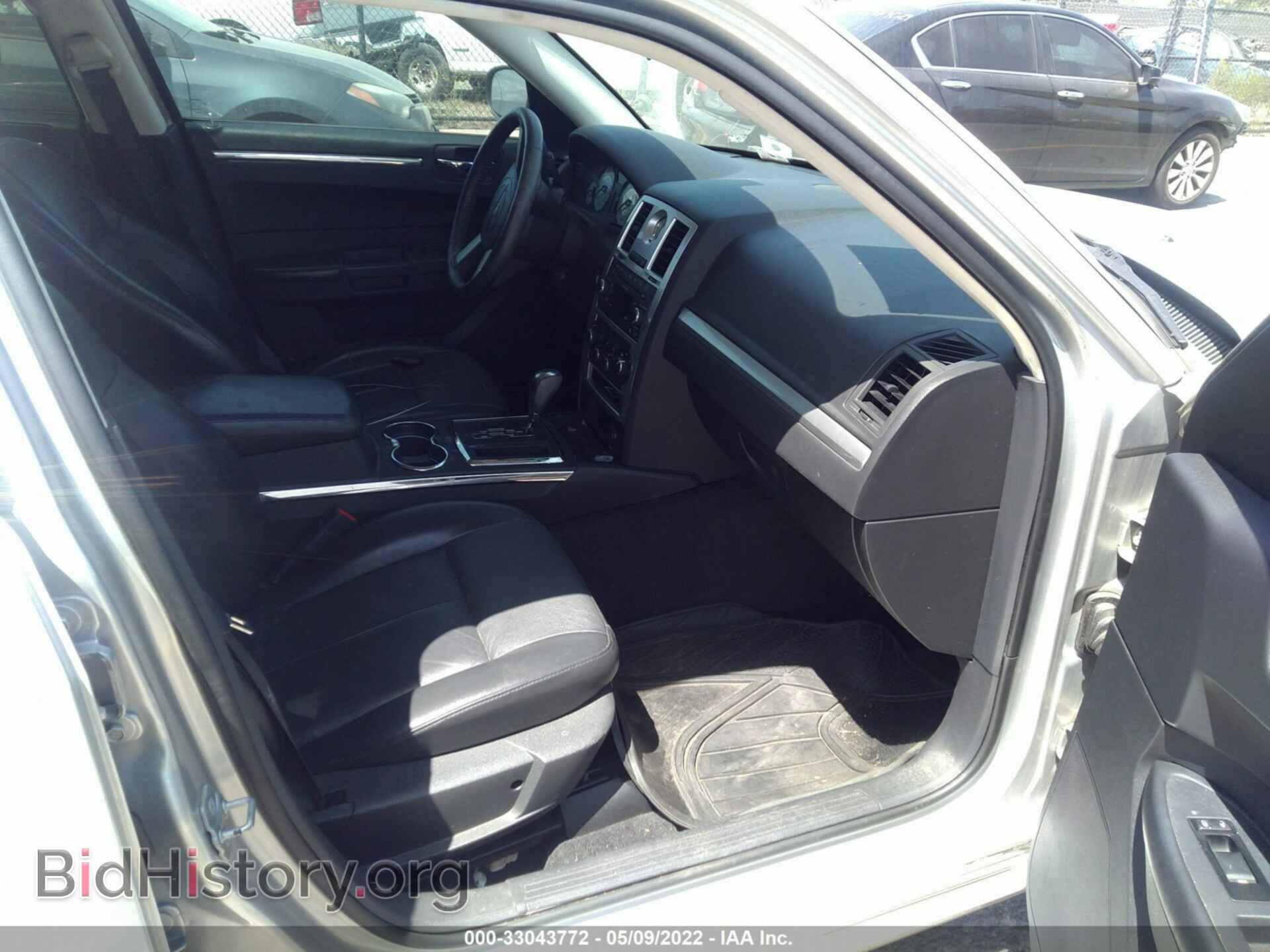 2010 CHRYSLER 300 - VIN: 2C3CA5CV1AH122849 - Фото 5