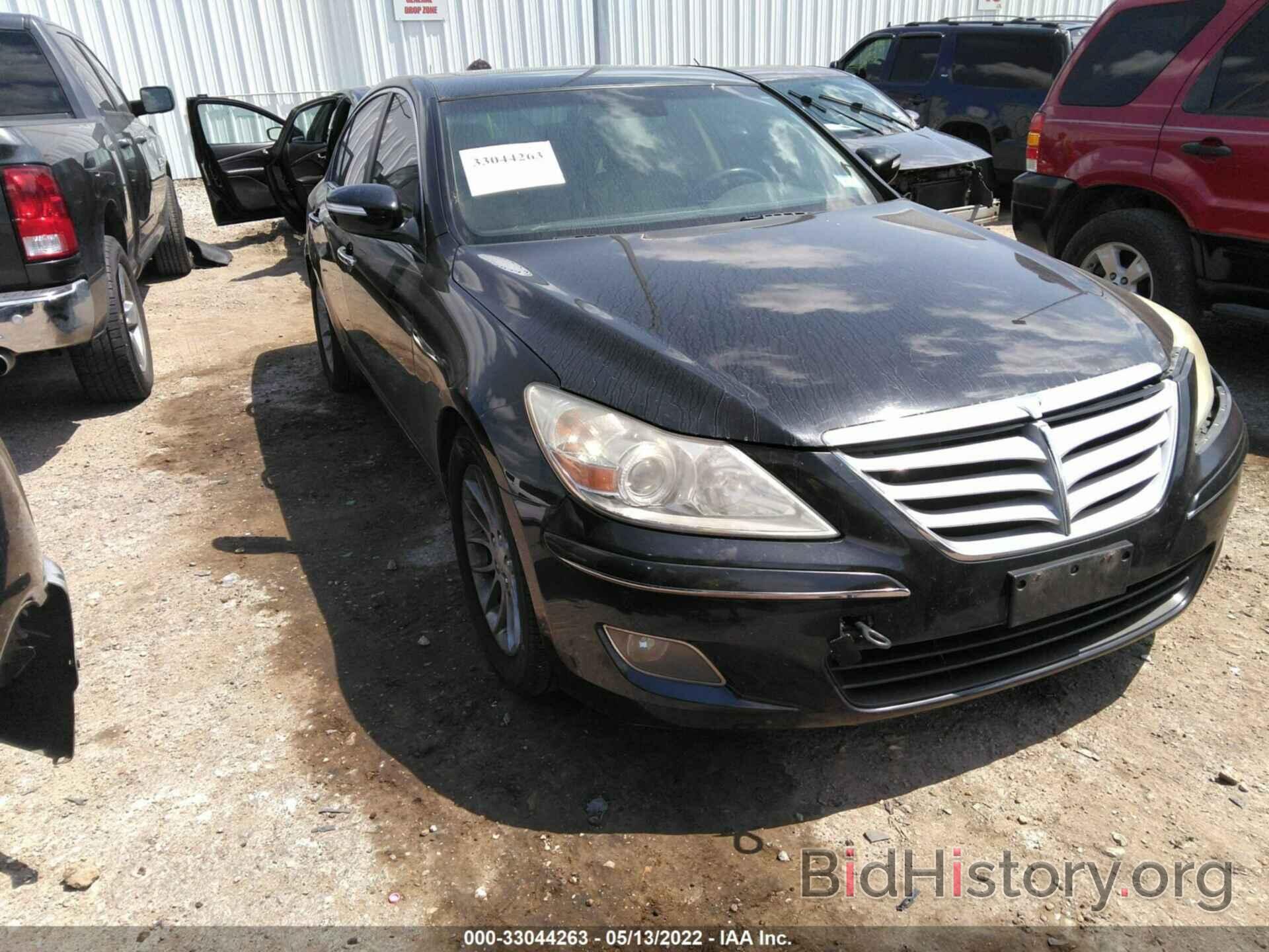 Photo KMHGC46E99U040689 - HYUNDAI GENESIS 2009