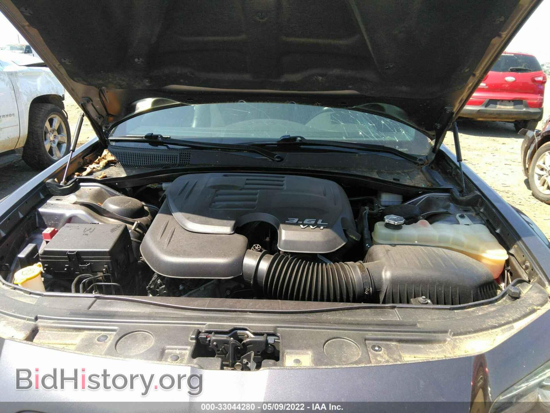 2014 CHRYSLER 300 - VIN: 2C3CCABG2EH383208 - Фото 10
