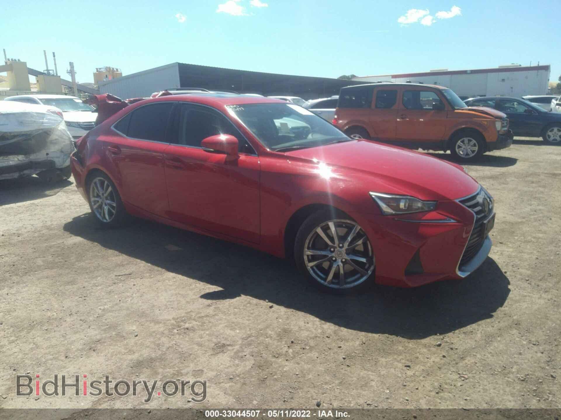 Photo JTHBA1D26J5067759 - LEXUS IS 2018
