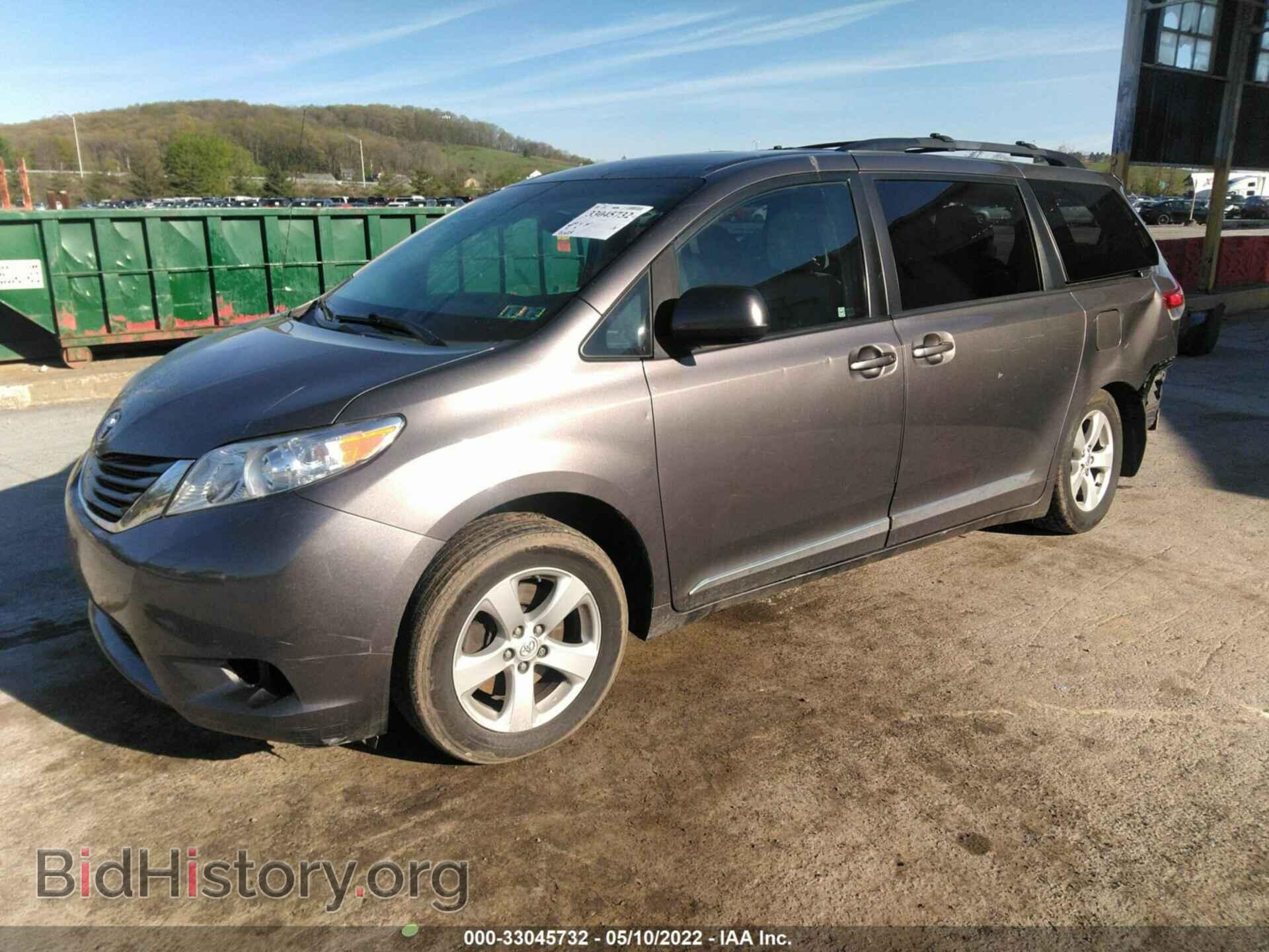 2013 TOYOTA SIENNA - VIN: 5TDKK3DC8DS308237 - Фото 2