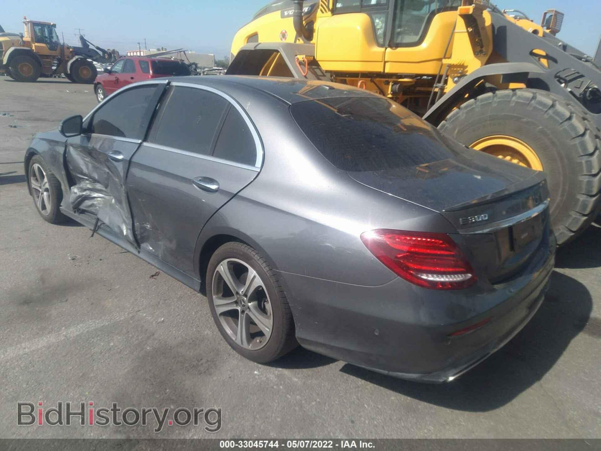 2018 MERCEDES-BENZ E-CLASS - VIN: WDDZF4JB8JA307351 - Фото 3