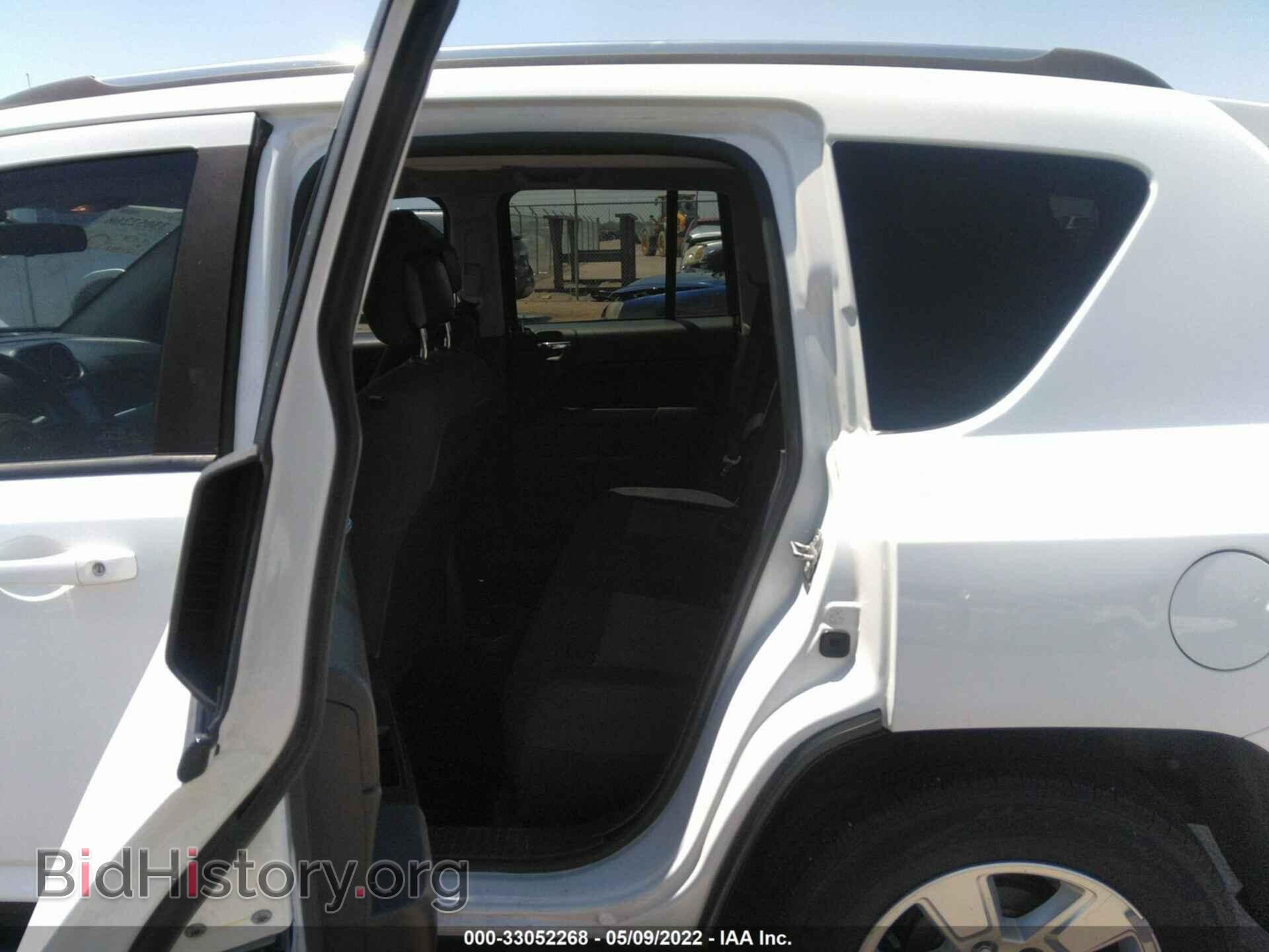 2014 JEEP COMPASS - VIN: 1C4NJCBA4ED829437 - Photo 8