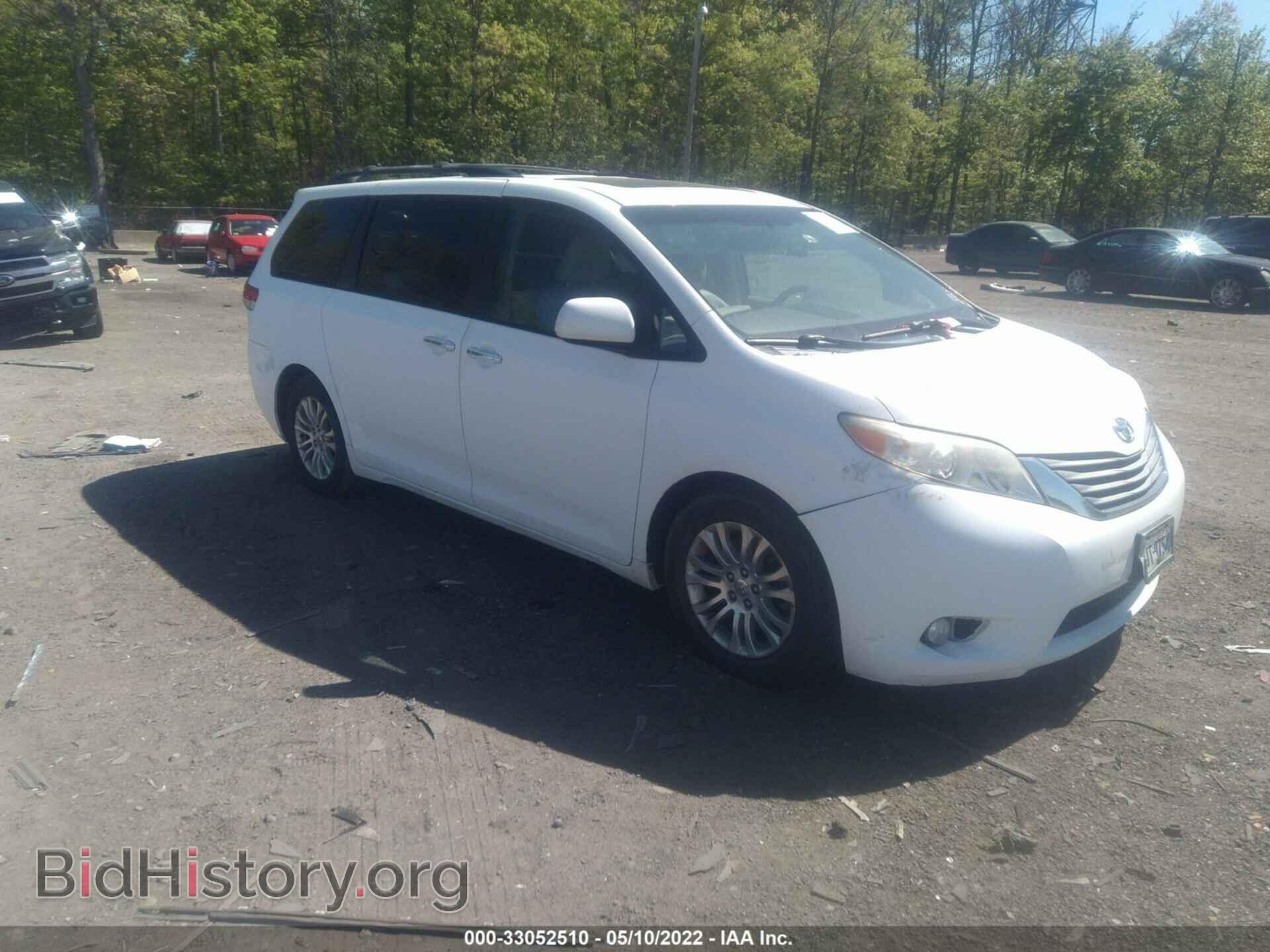 Photo 5TDYK3DC9BS065254 - TOYOTA SIENNA 2011