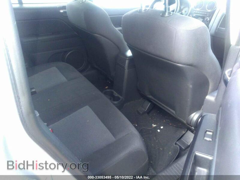 2012 Jeep COMPASS (VIN 1C4NJDBB7CD608832) — photo 8 of 11