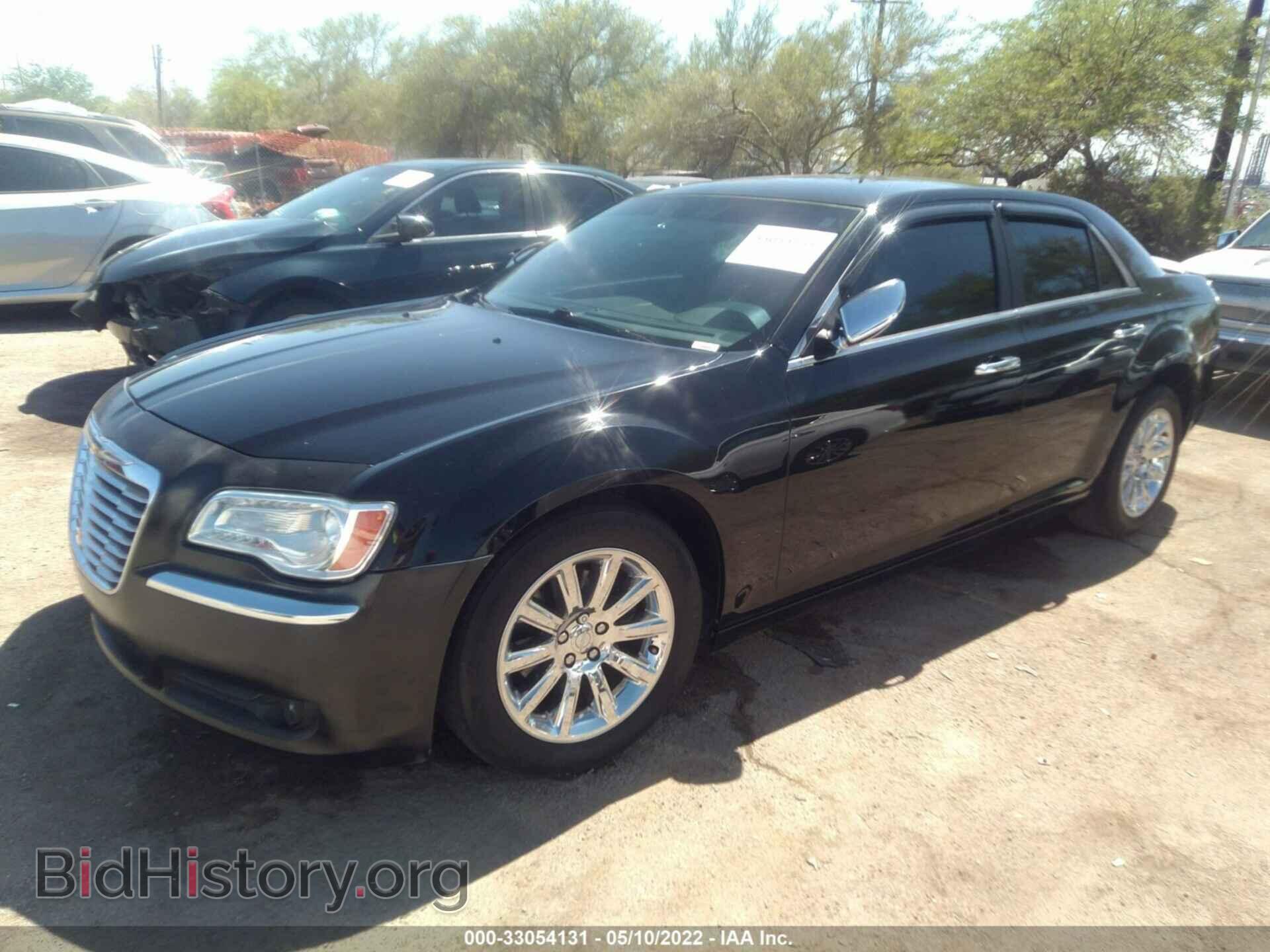 2012 CHRYSLER 300 - VIN: 2C3CCACG9CH224083 - Фото 2