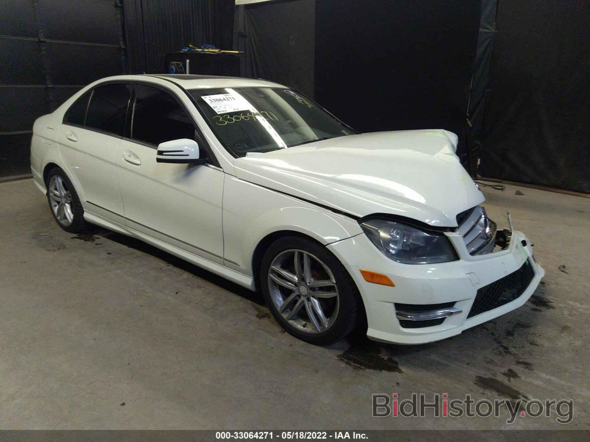 Photo WDDGF8BB6CA649817 - MERCEDES-BENZ C-CLASS 2012