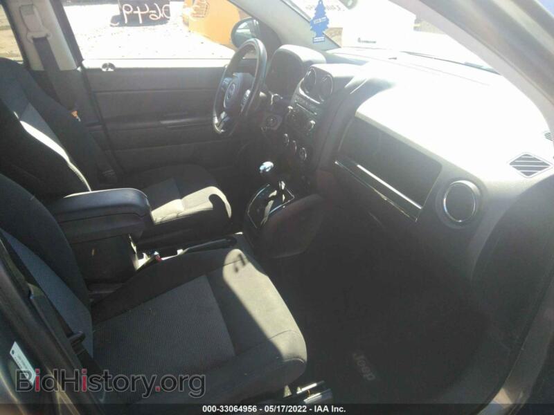 2011 Jeep COMPASS (VIN 1J4NF1FB9BD301830) — photo 5 of 11