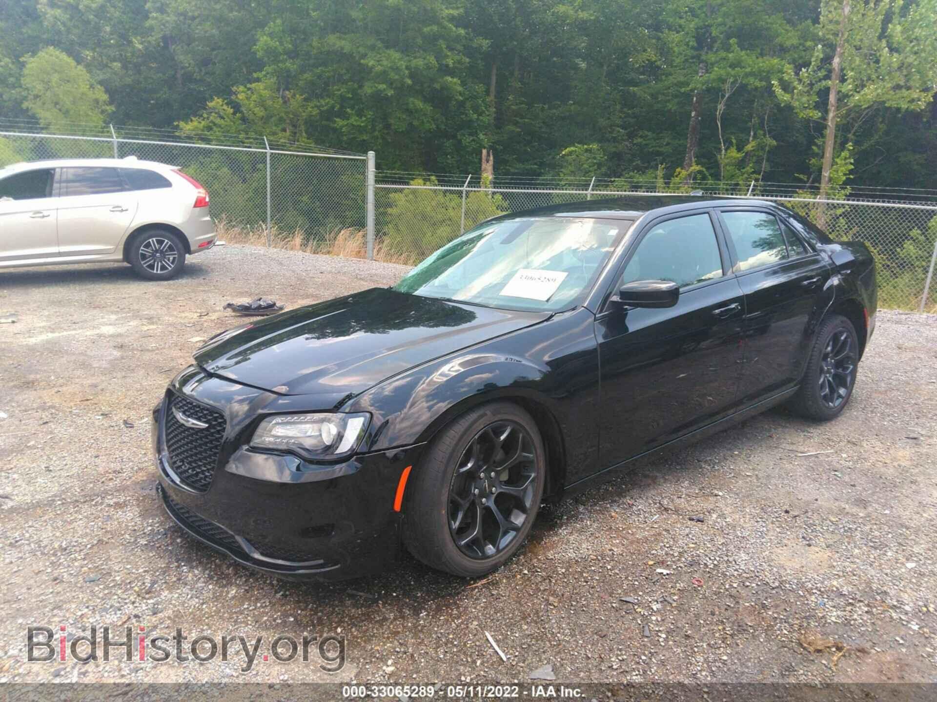 2019 CHRYSLER 300 - VIN: 2C3CCAAGXKH614286 - Фото 2