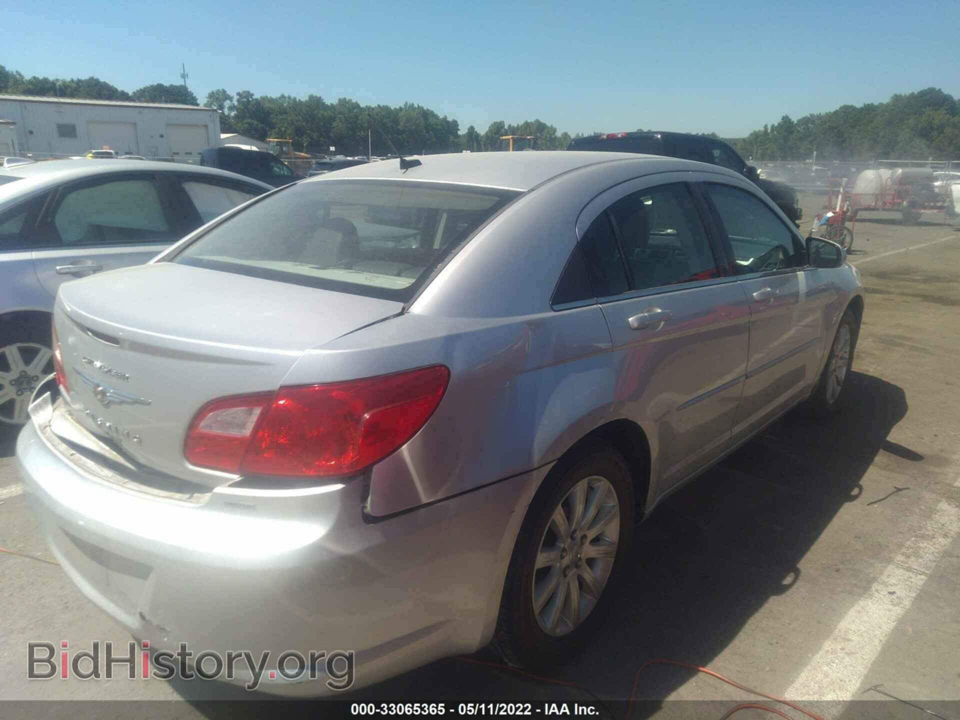 2010 CHRYSLER SEBRING - VIN: 1C3CC5FD5AN133602 - Фото 12