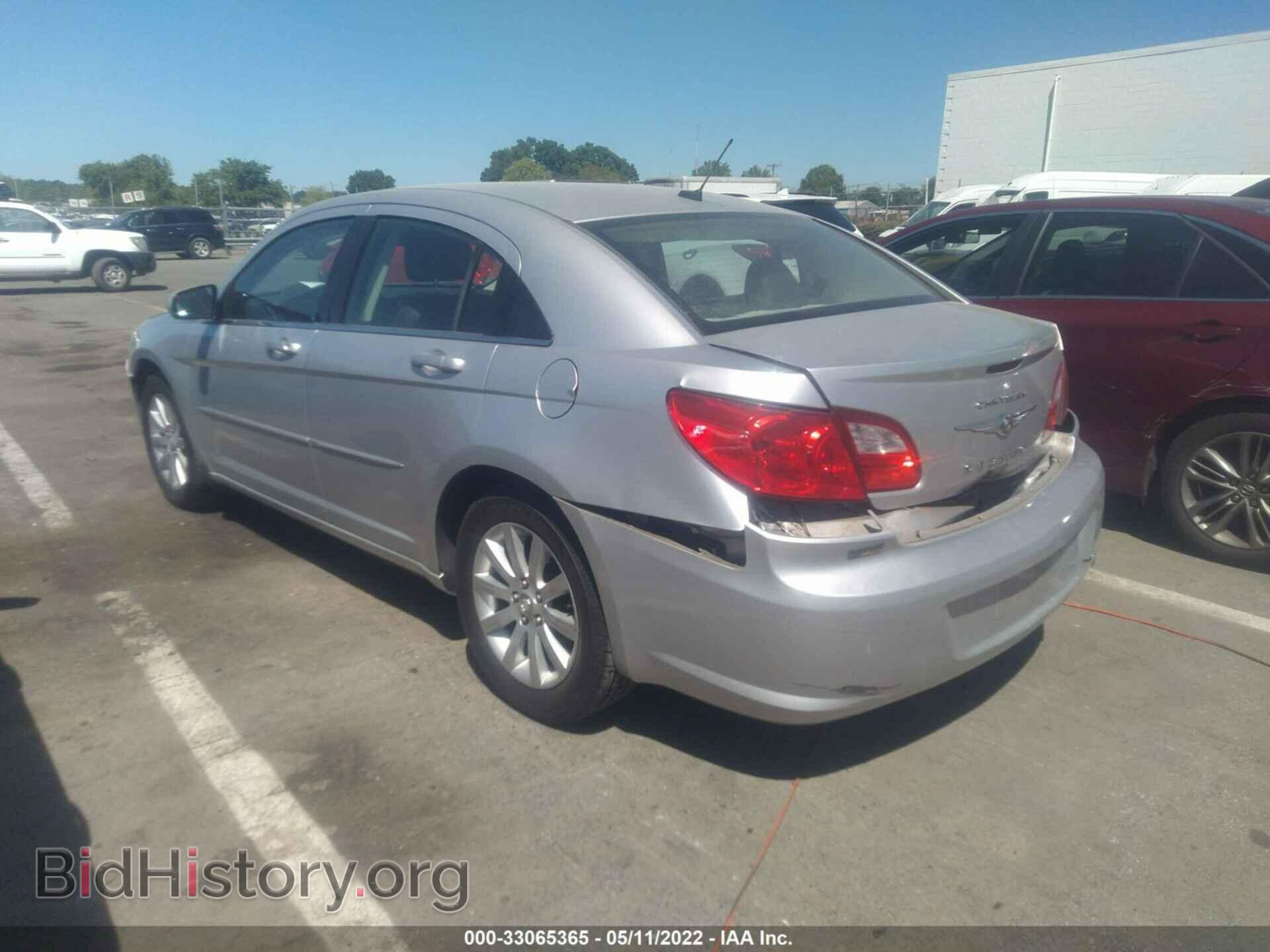 2010 CHRYSLER SEBRING - VIN: 1C3CC5FD5AN133602 - Фото 3