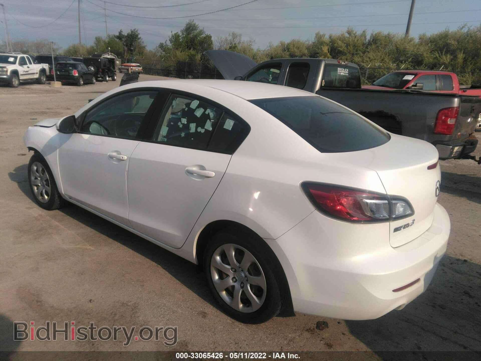 2013 MAZDA MAZDA3 - VIN: JM1BL1U71D1754330 - Фото 3