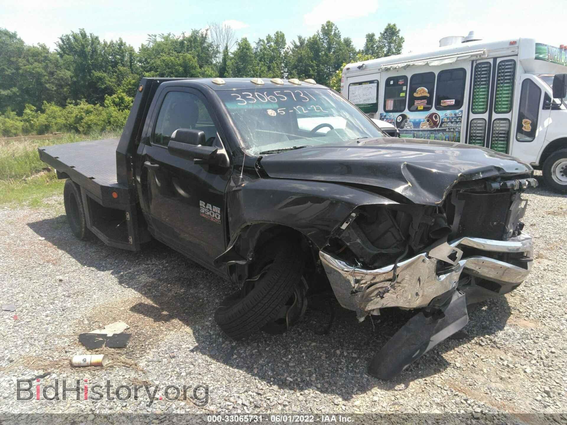 Photo 3C7WRTAL5JG259545 - RAM 3500 CHASSIS CAB 2018