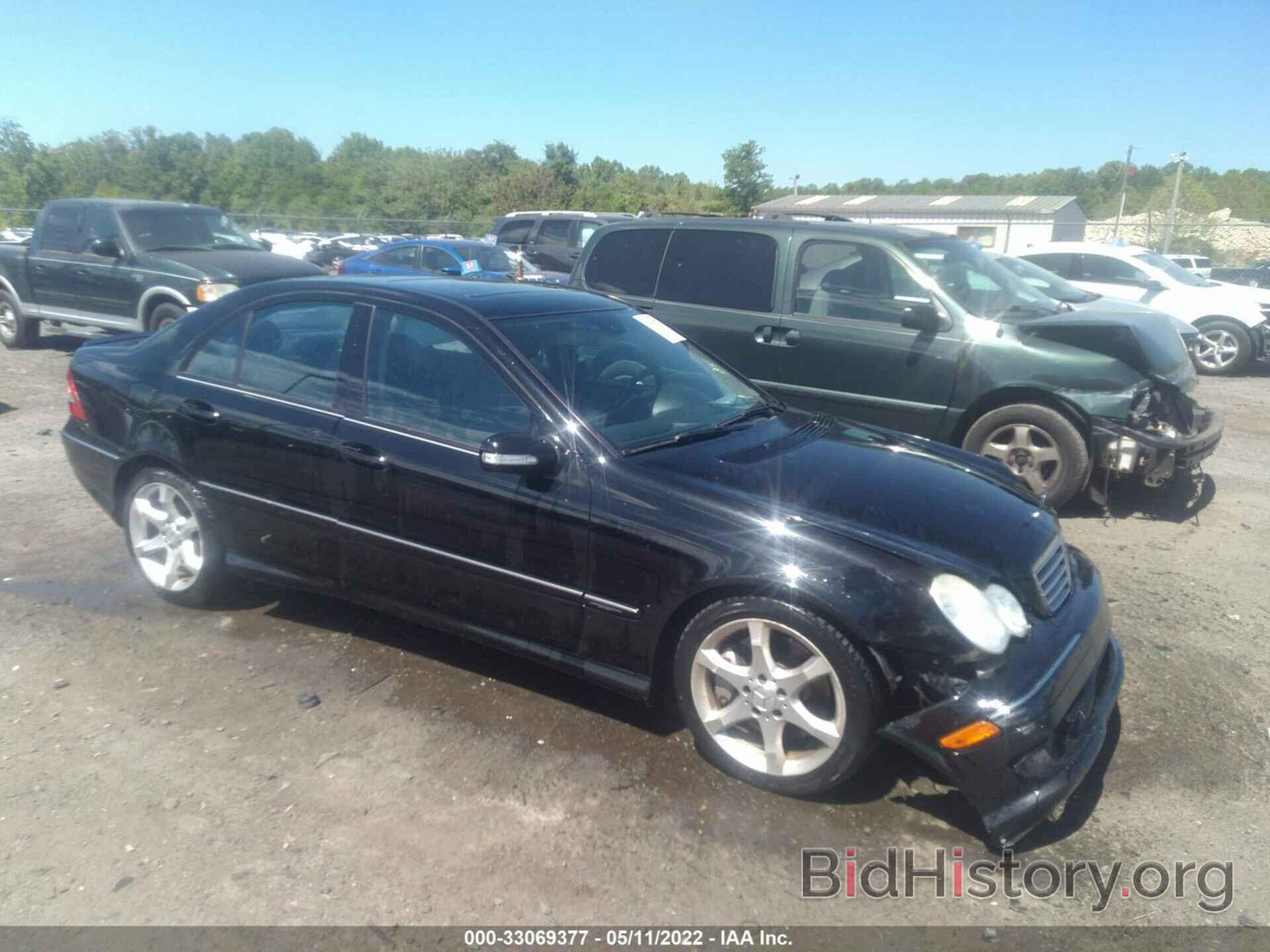 Photo WDBRF52H57A946216 - MERCEDES-BENZ C-CLASS 2007