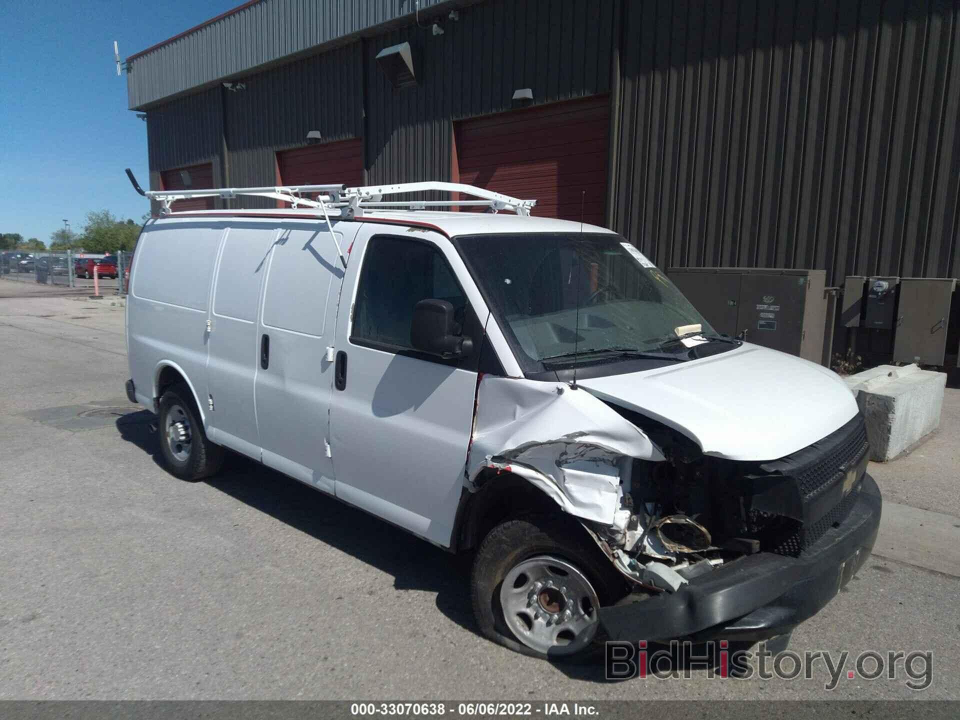 Photo 1GCWGFCA5B1187813 - CHEVROLET EXPRESS CARGO VAN 2011