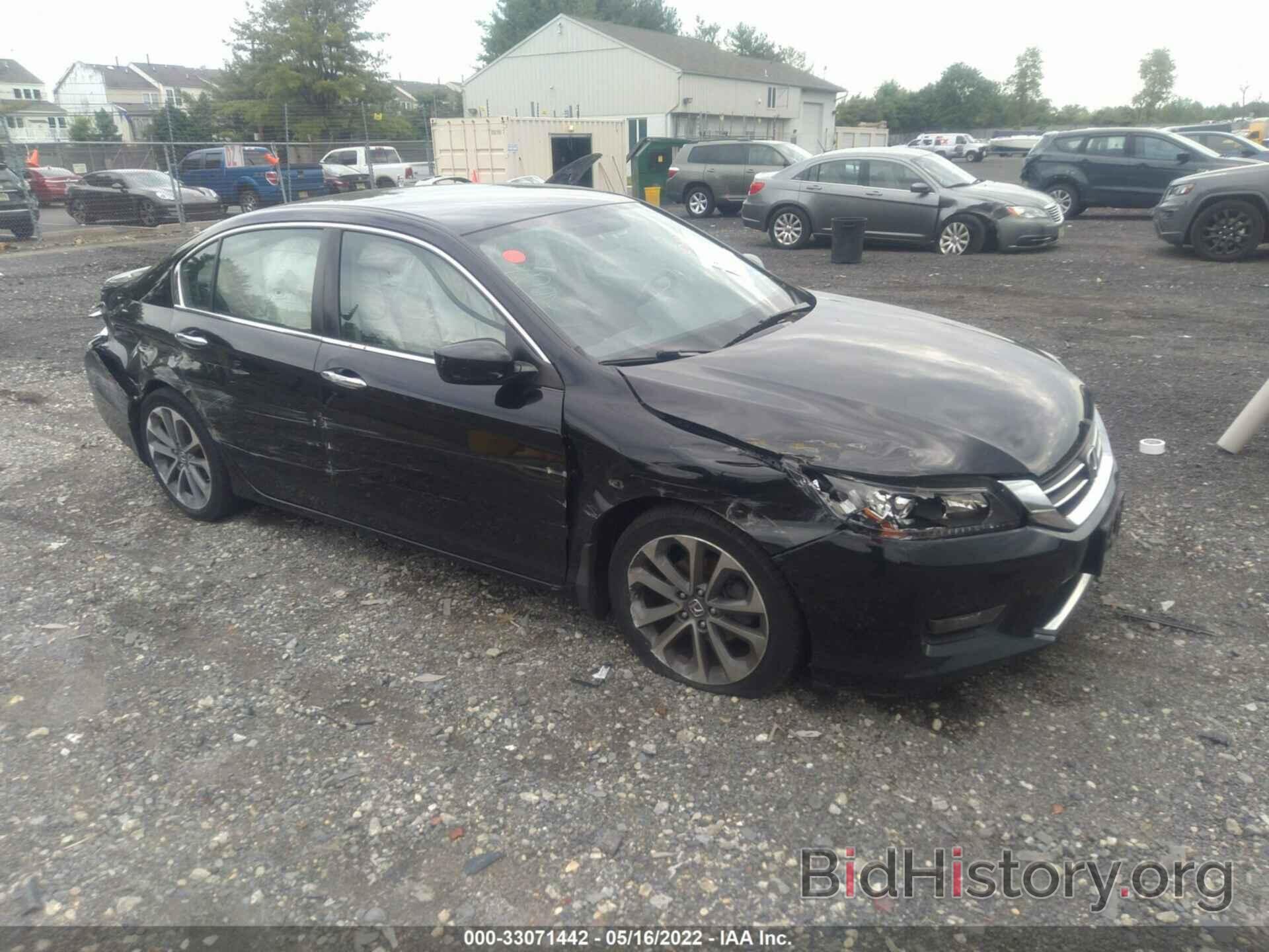 Photo 1HGCR2F55FA205626 - HONDA ACCORD SEDAN 2015