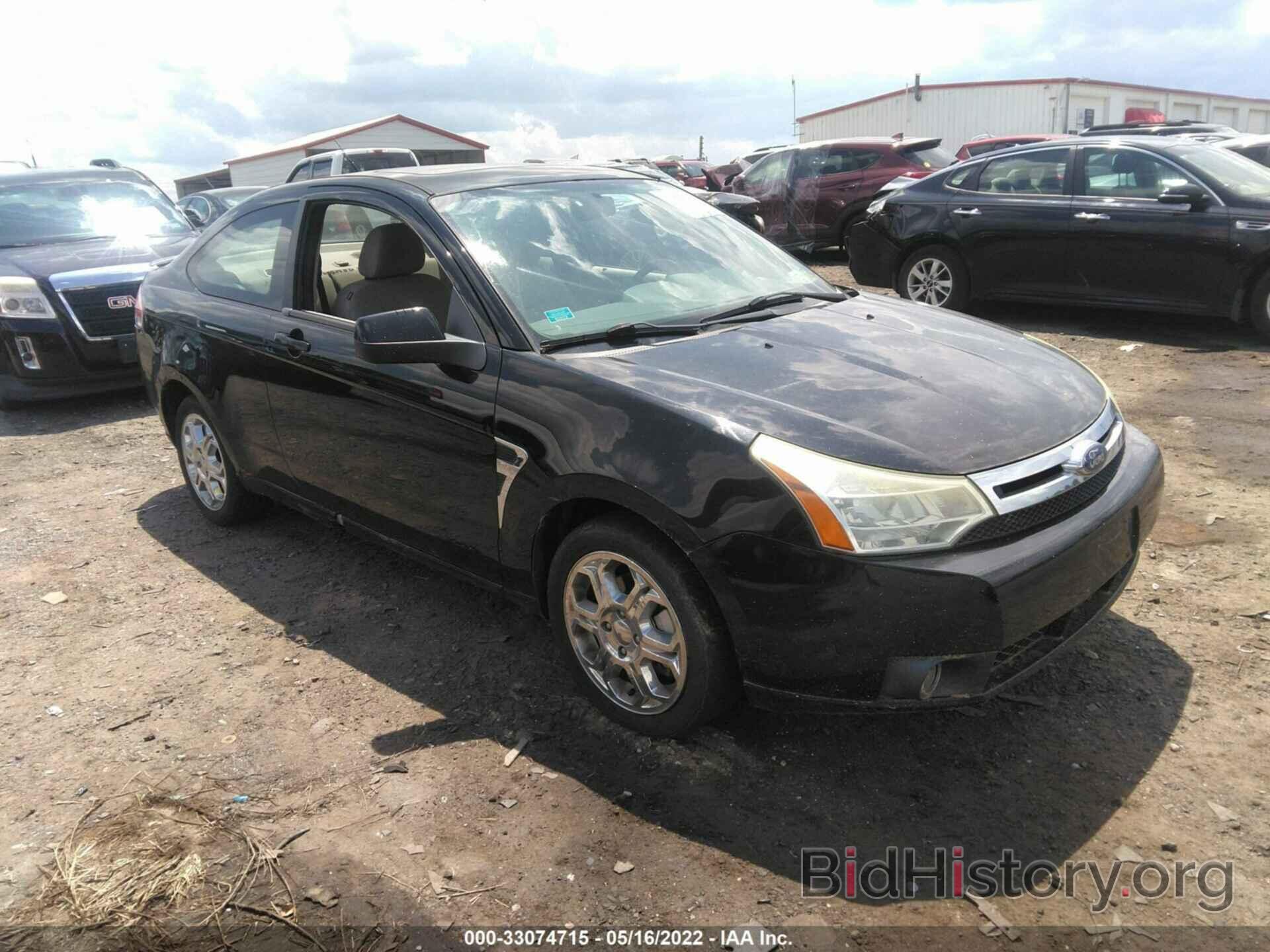 Photo 1FAHP33N88W118657 - FORD FOCUS 2008