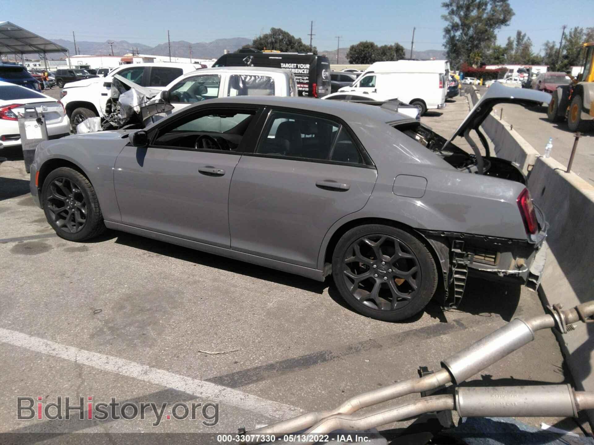 2019 CHRYSLER 300 - VIN: 2C3CCABG9KH562809 - Фото 3