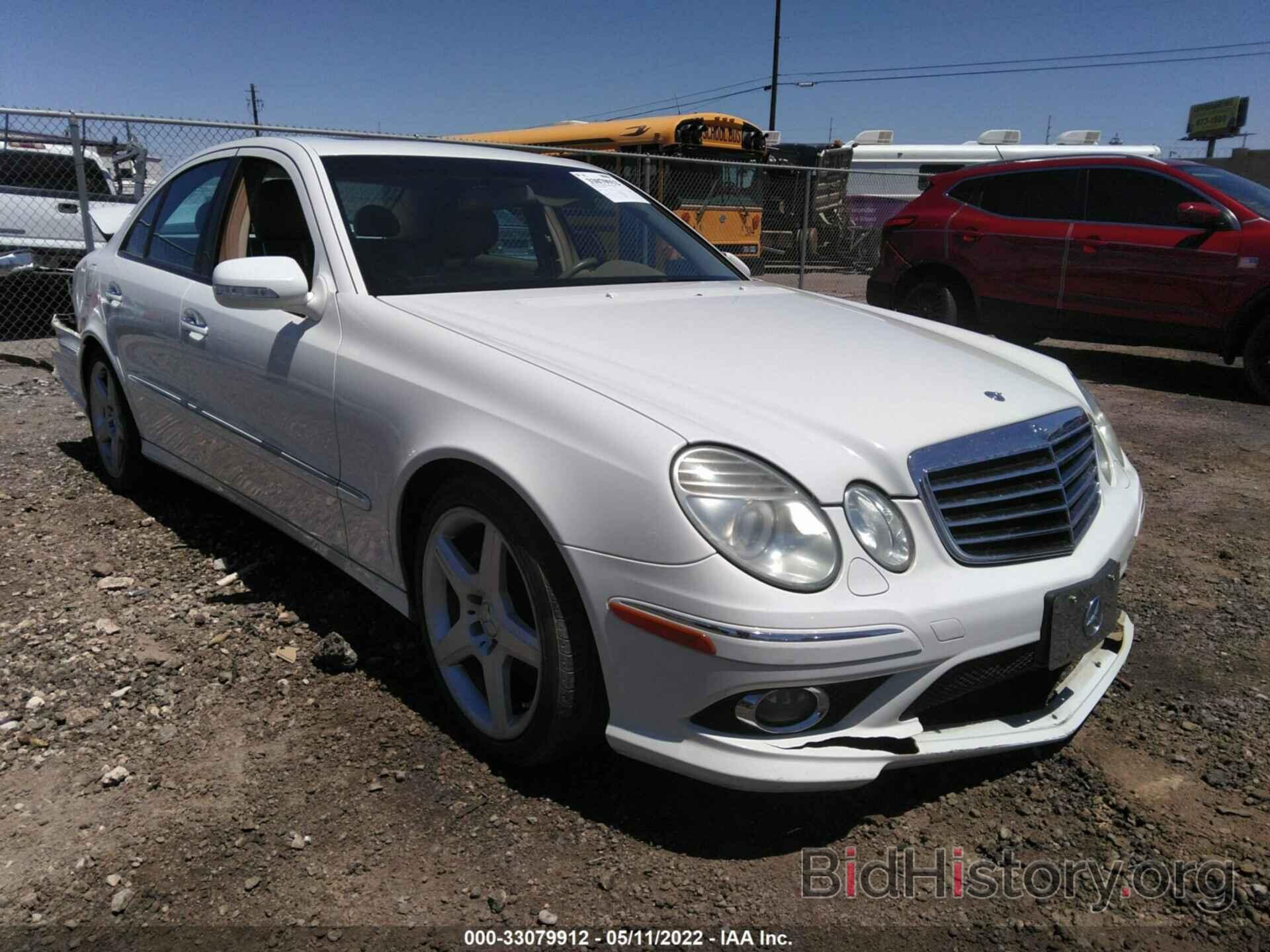 Photo WDBUF56XX9B426716 - MERCEDES-BENZ E-CLASS 2009