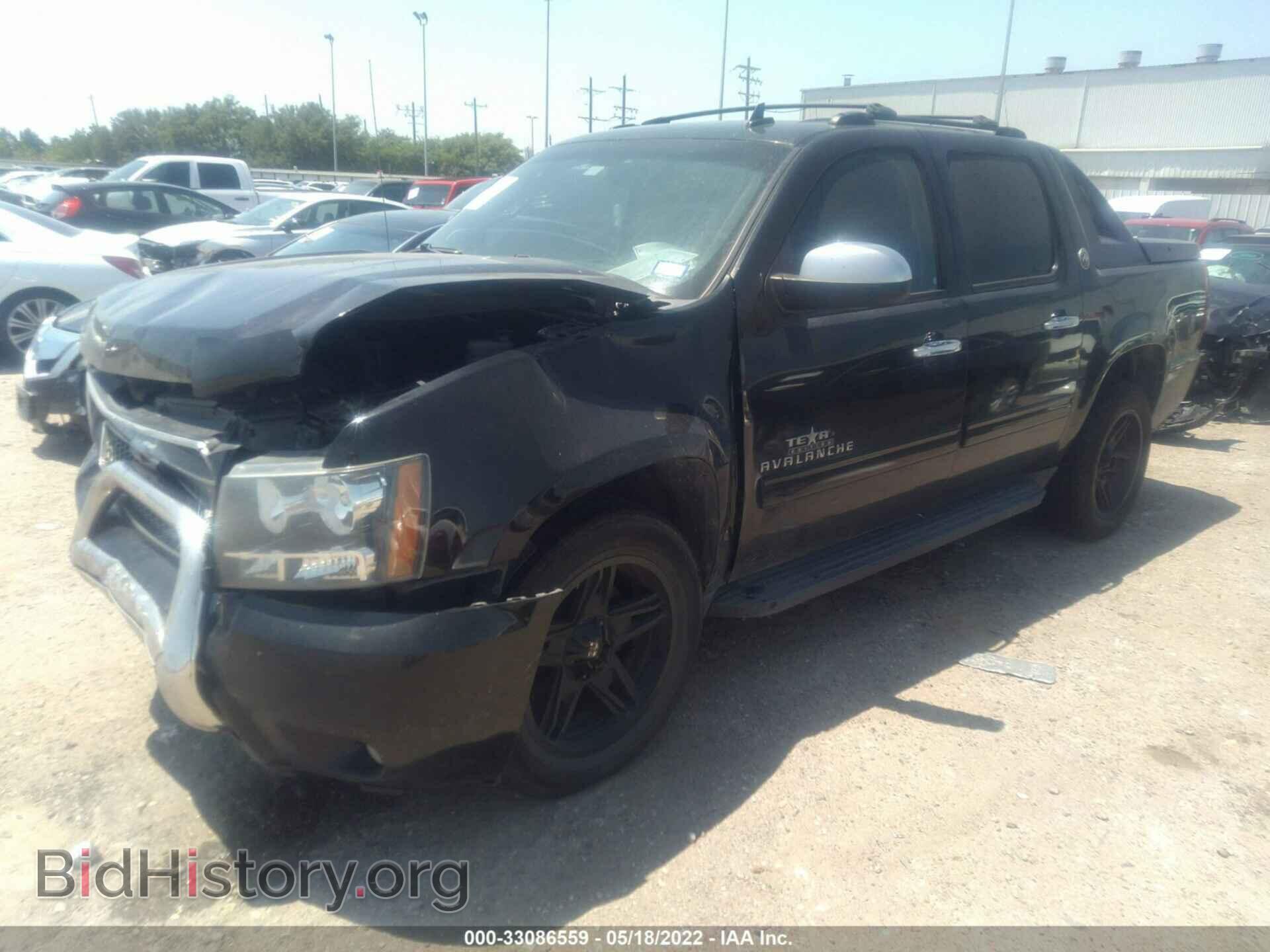 2013 CHEVROLET AVALANCHE - VIN: 3GNMCFE03DG208192 - Фото 2