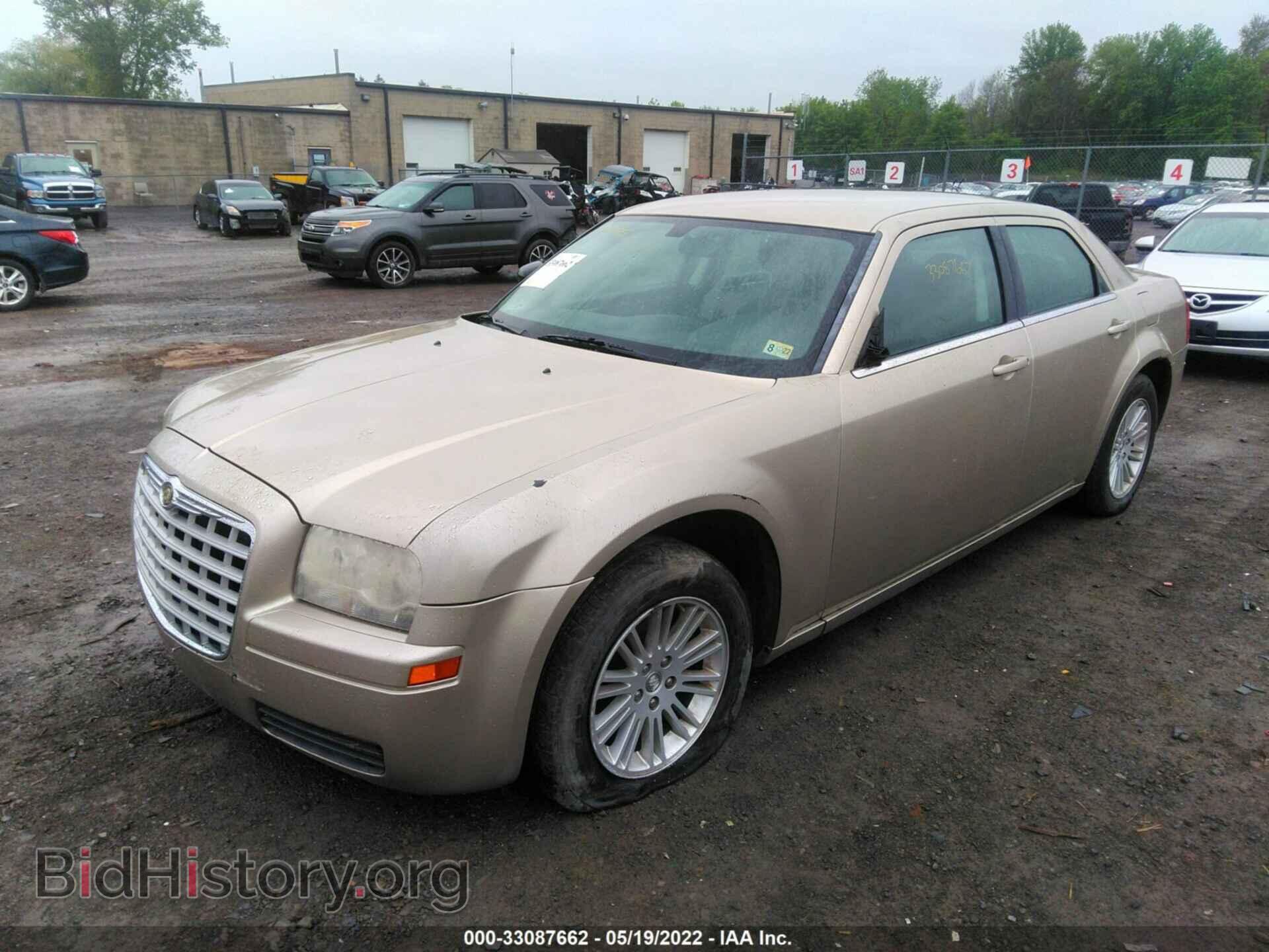 2009 CHRYSLER 300 - VIN: 2C3KA43D09H543731 - Фото 2