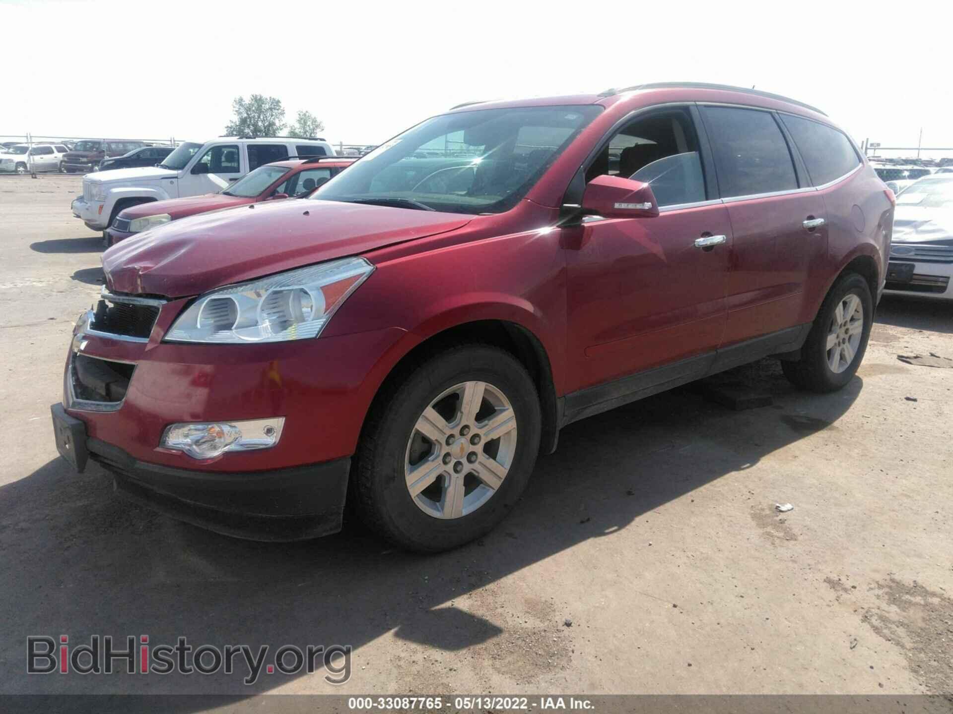2012 CHEVROLET TRAVERSE - VIN: 1GNKVJED1CJ219101 - Фото 2