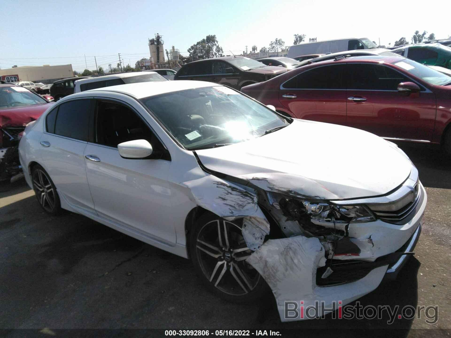 Photo 1HGCR2F18HA117668 - HONDA ACCORD SEDAN 2017