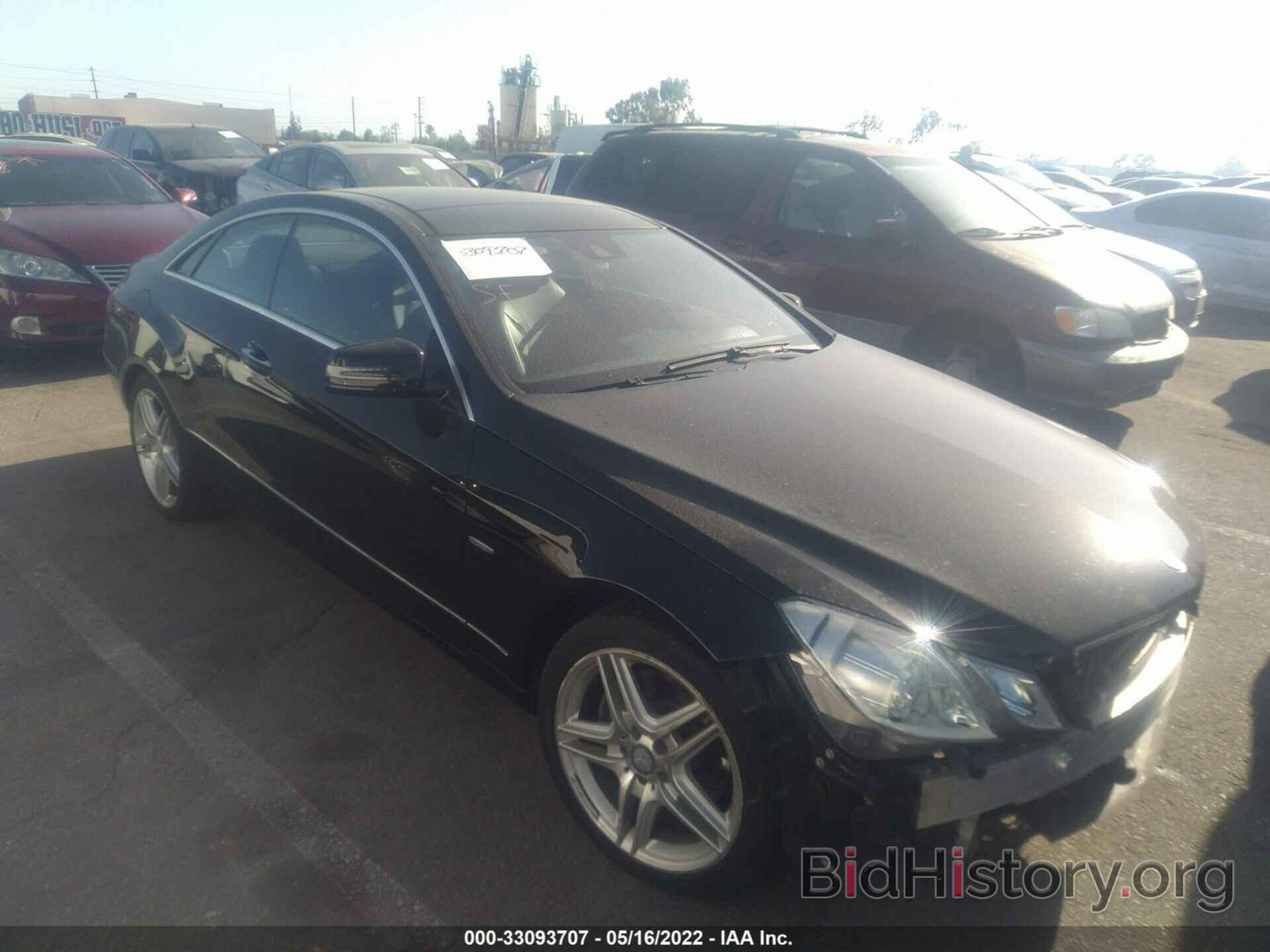 Photo WDDKJ5KBXCF178121 - MERCEDES-BENZ E-CLASS 2012