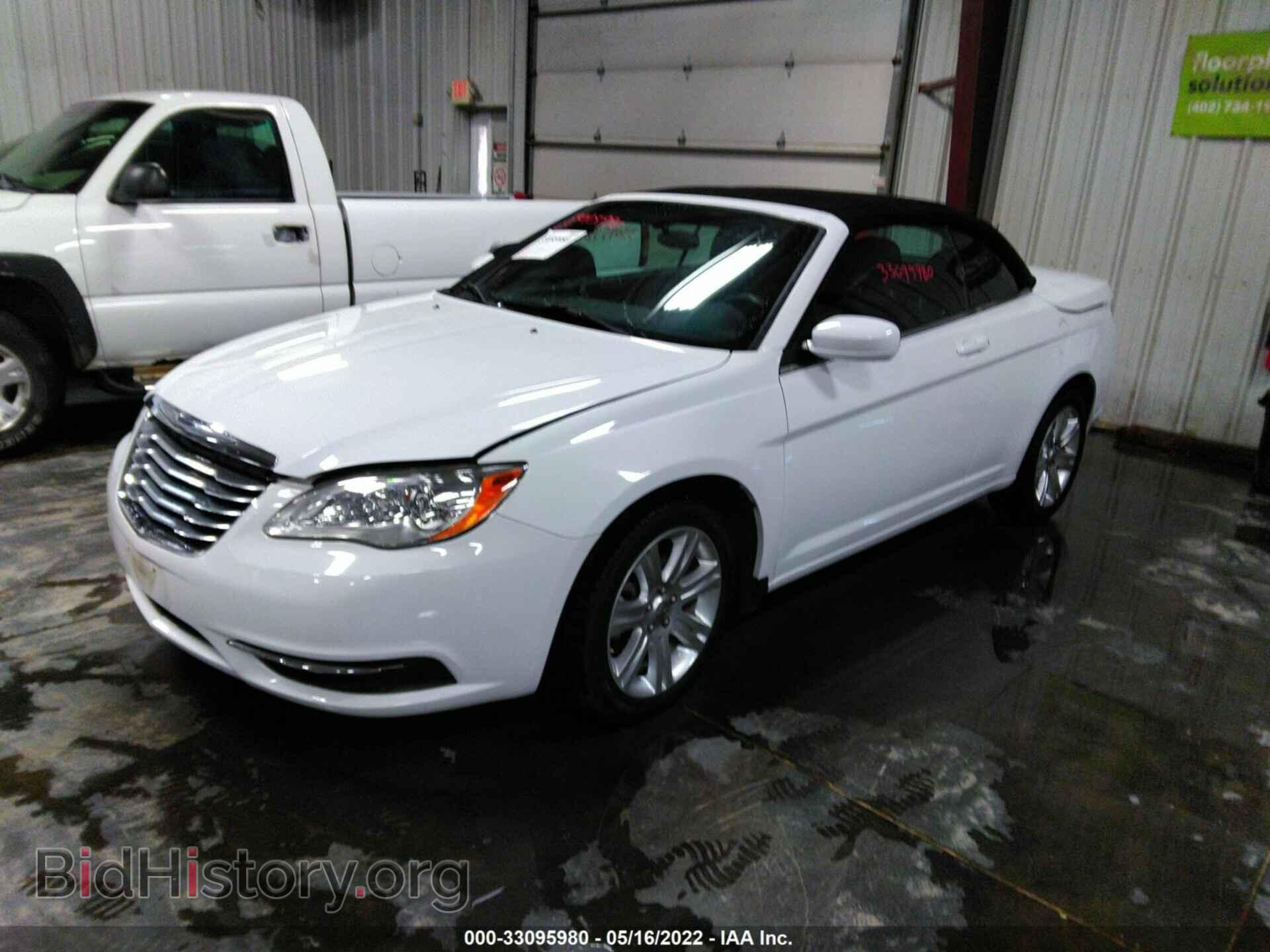 2011 CHRYSLER 200 - VIN: 1C3BC2EB6BN611697 - Photo 2