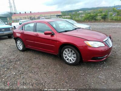 2013 Chrysler 200 LX, красный — VIN 1C3CCBAB3DN636084, IAAI