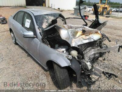 2013 Mercedes-Benz C-CLASS C 250, серебристый — VIN WDDGF4HB8DR272071, IAAI