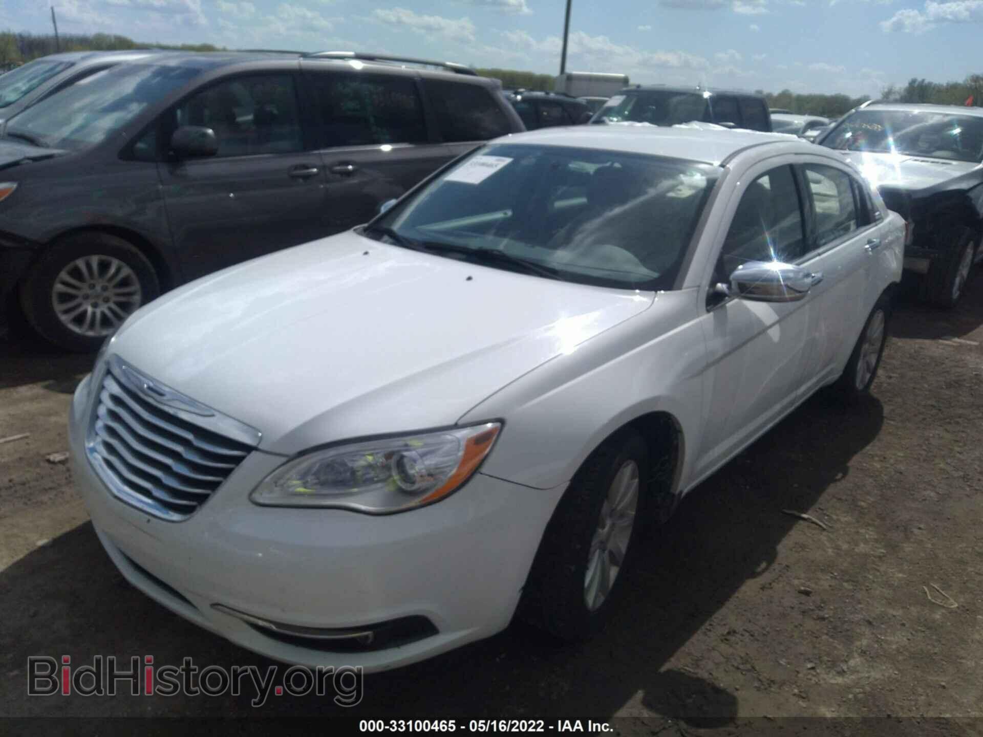 2013 CHRYSLER 200 - VIN: 1C3CCBCGXDN745084 - Фото 2