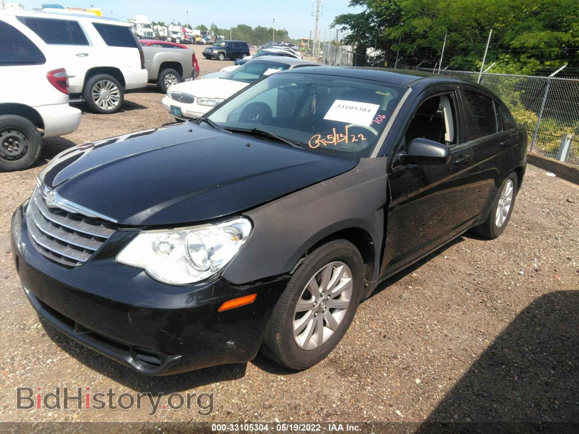 2010 CHRYSLER SEBRING - VIN: 1C3CC5FB9AN214102 - Фото 2