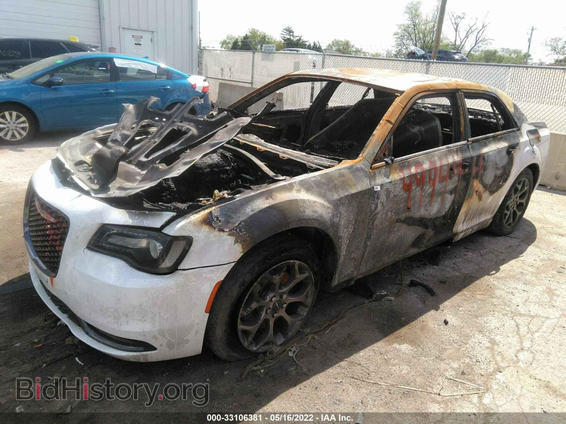 2016 CHRYSLER 300 - VIN: 2C3CCAGG8GH220607 - Фото 2