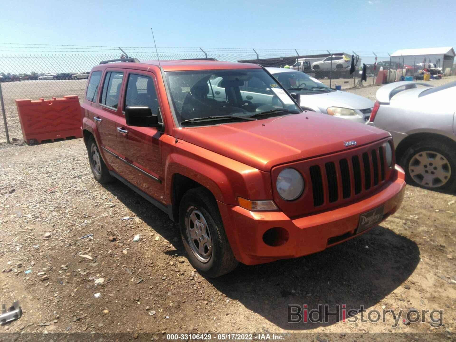 Photo 1J4NF2GBXAD617482 - JEEP PATRIOT 2010