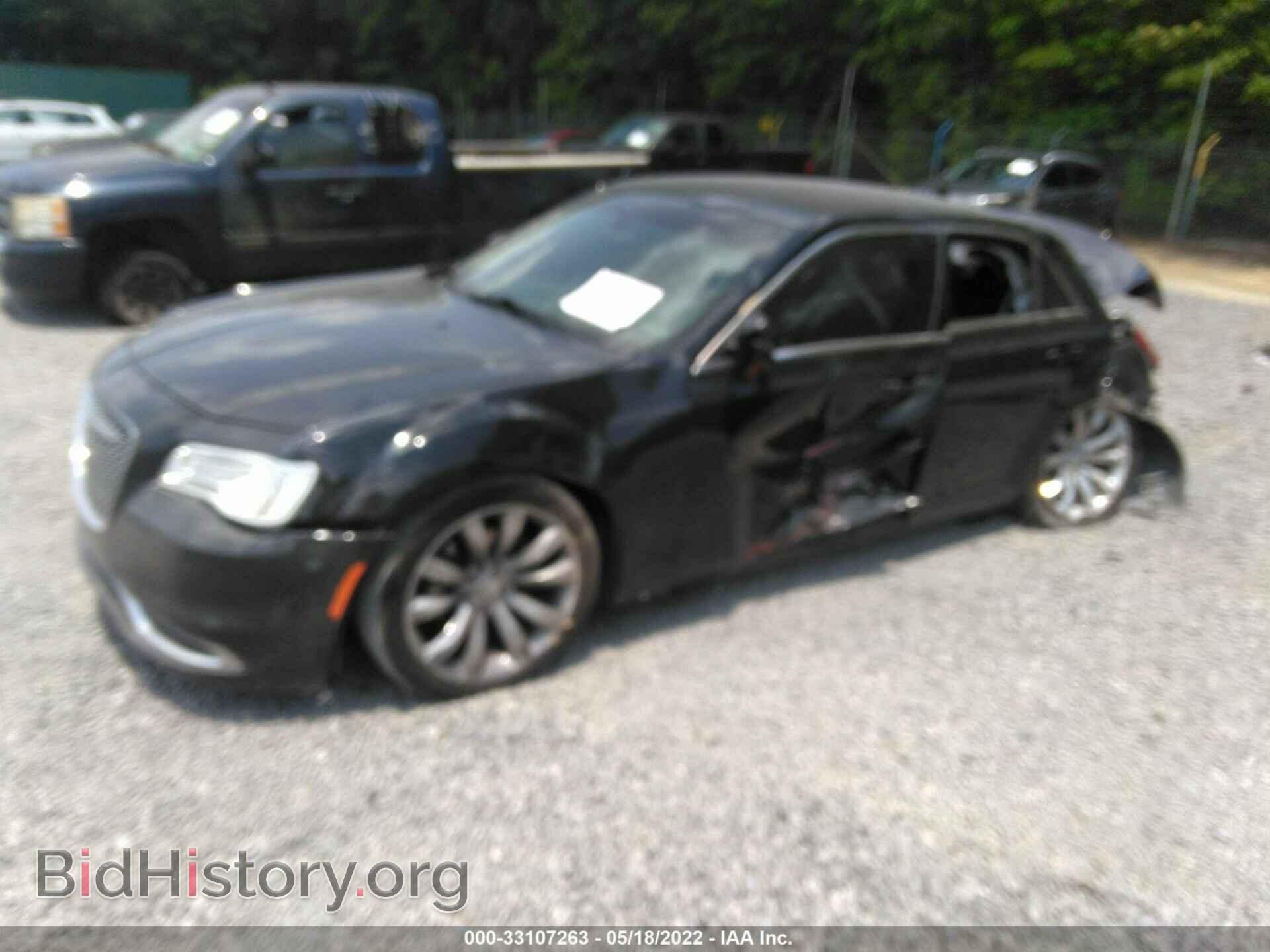 2018 CHRYSLER 300 - VIN: 2C3CCAAGXJH195628 - Фото 2