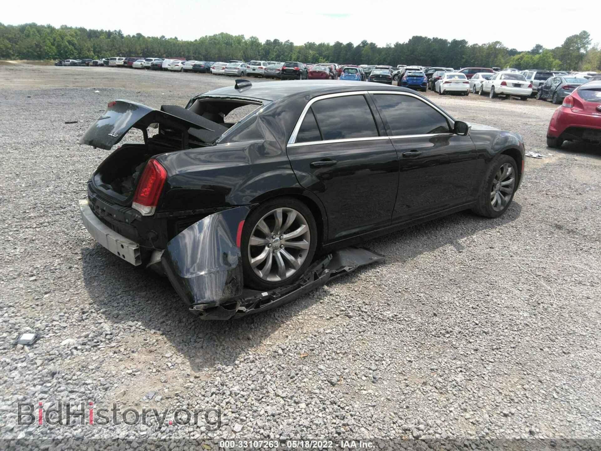 2018 CHRYSLER 300 - VIN: 2C3CCAAGXJH195628 - Фото 4