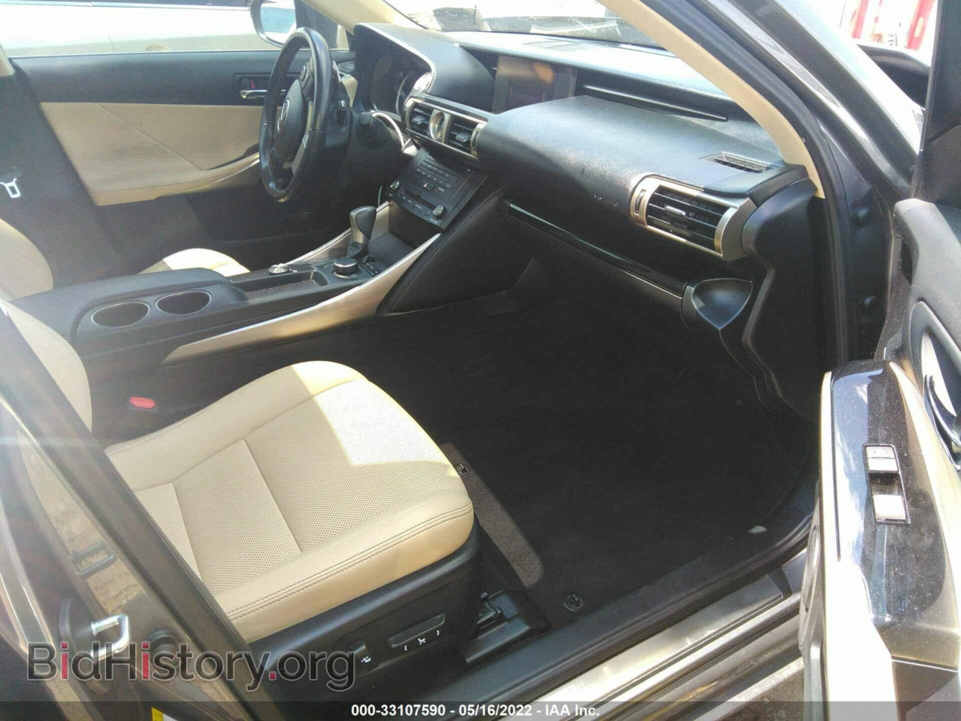 2016 LEXUS IS 200T - VIN: JTHBA1D27G5010530 - Фото 5