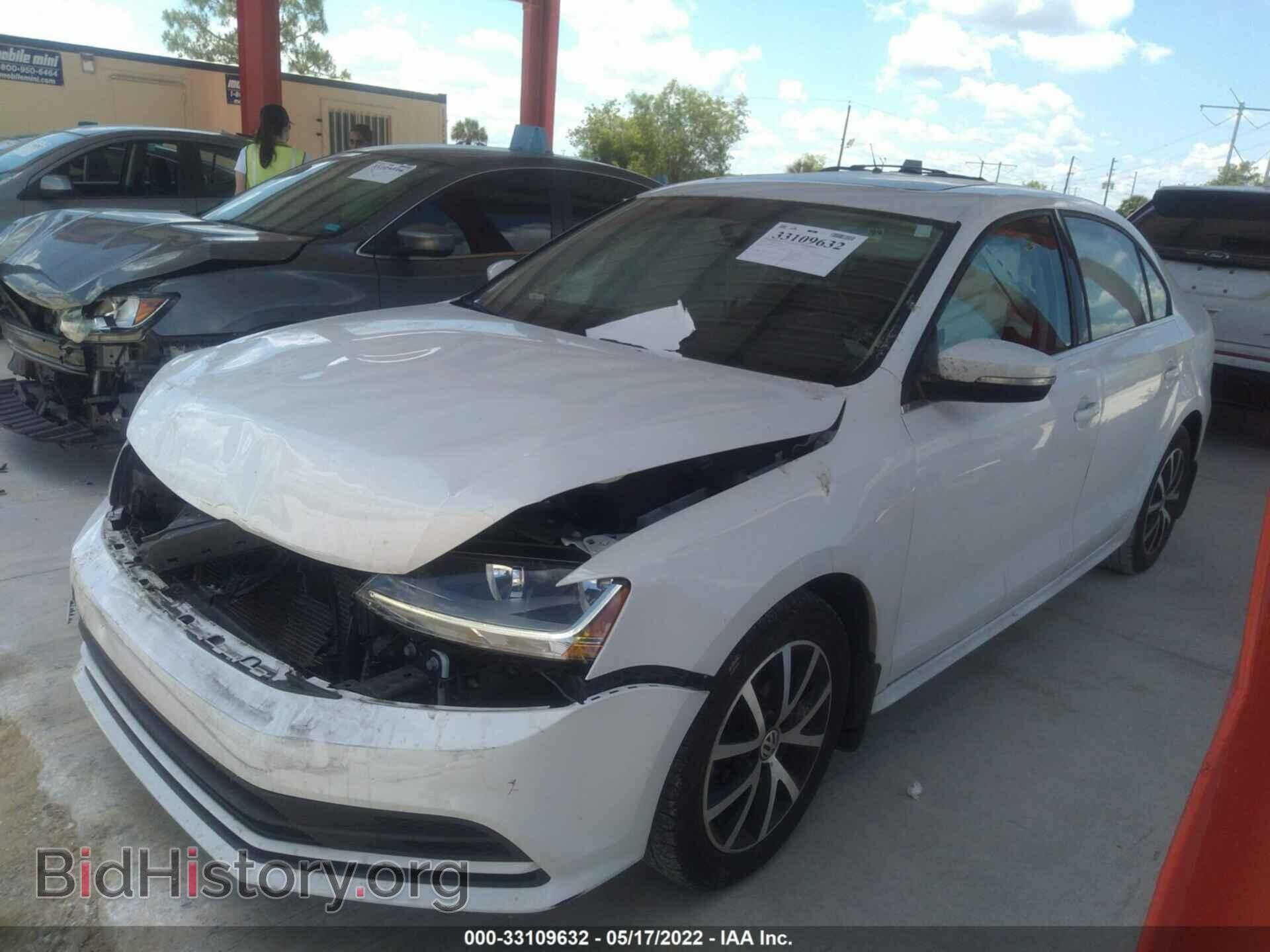 2017 VOLKSWAGEN JETTA - VIN: 3VWDB7AJ3HM312671 - Photo 2