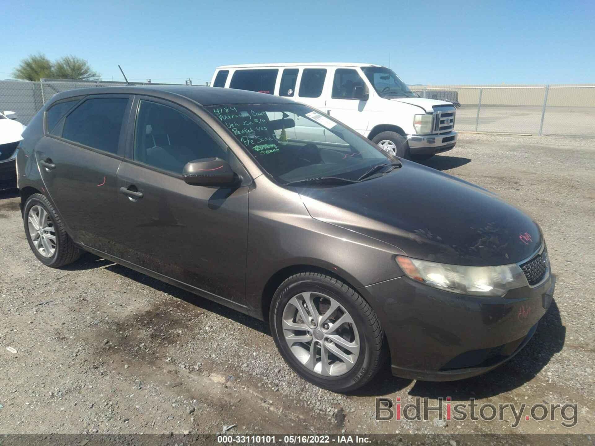 Photo KNAFU5A23B5431396 - KIA FORTE 5-DOOR 2011